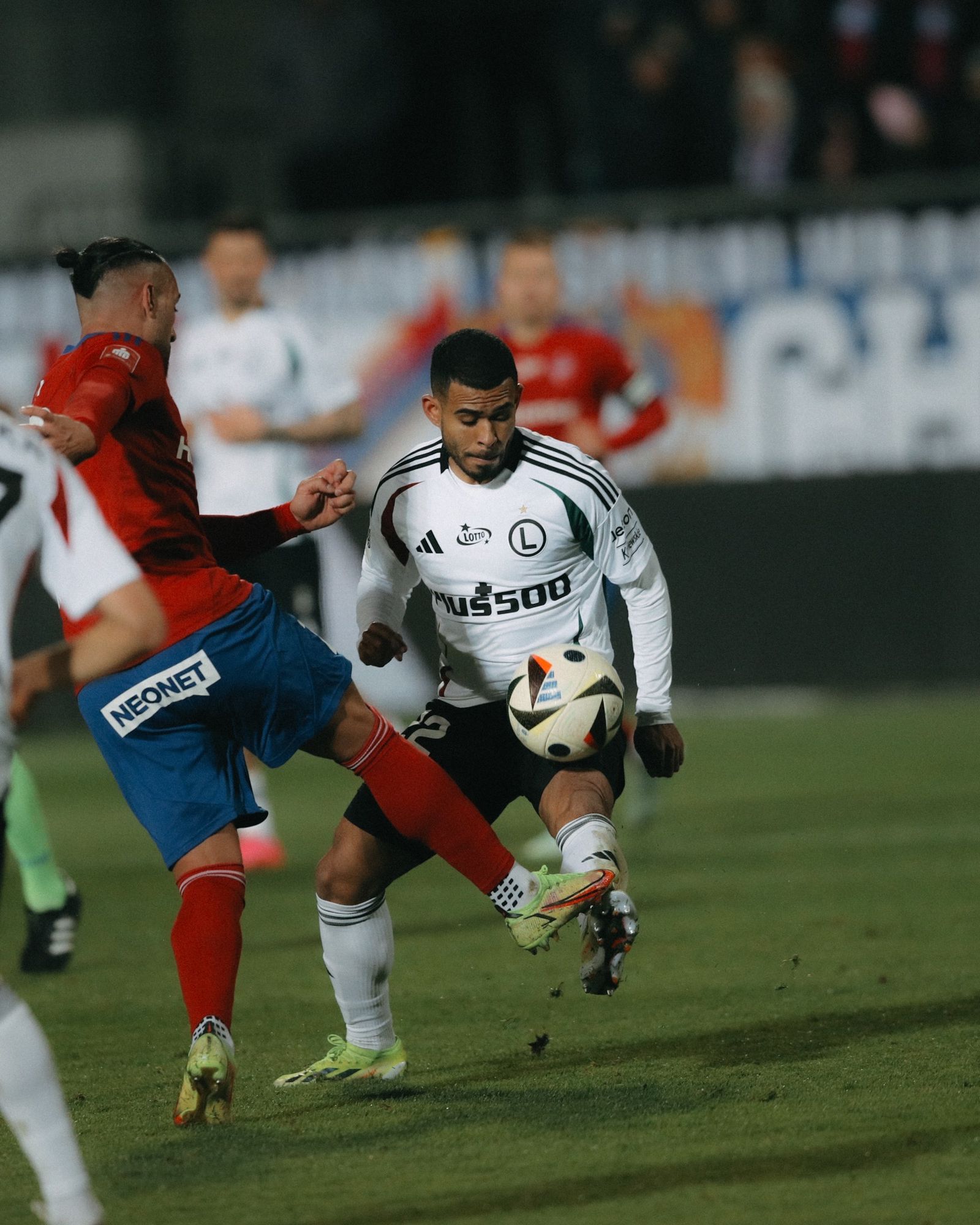 PKO BP Ekstraklasa: Zapowiedź meczu Raków Częstochowa - Legia Warszawa. Przełamać wyjazdową passę