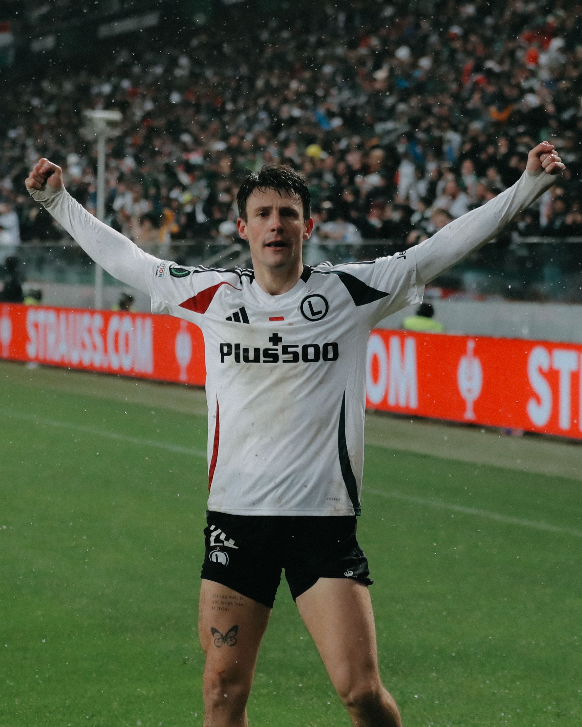 Marc Gual na Trybunie Rodzinnej przed meczem Legia - Chelsea FC