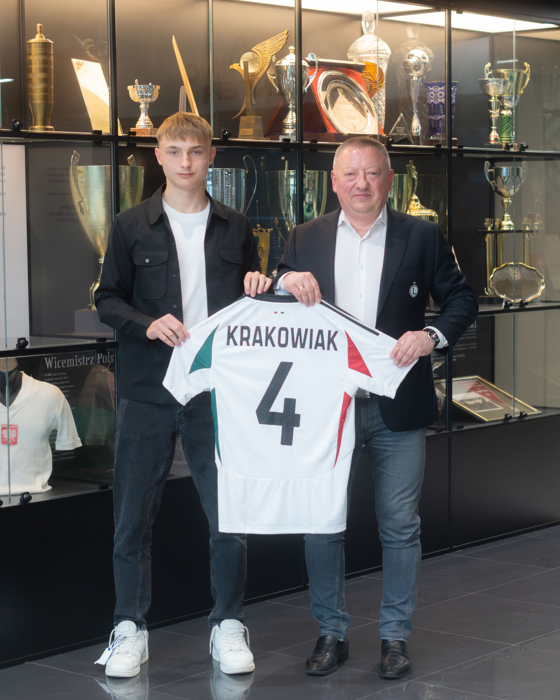 Oskar Krakowiak podpisał pierwszy zawodowy kontrakt z Legią Warszawa!