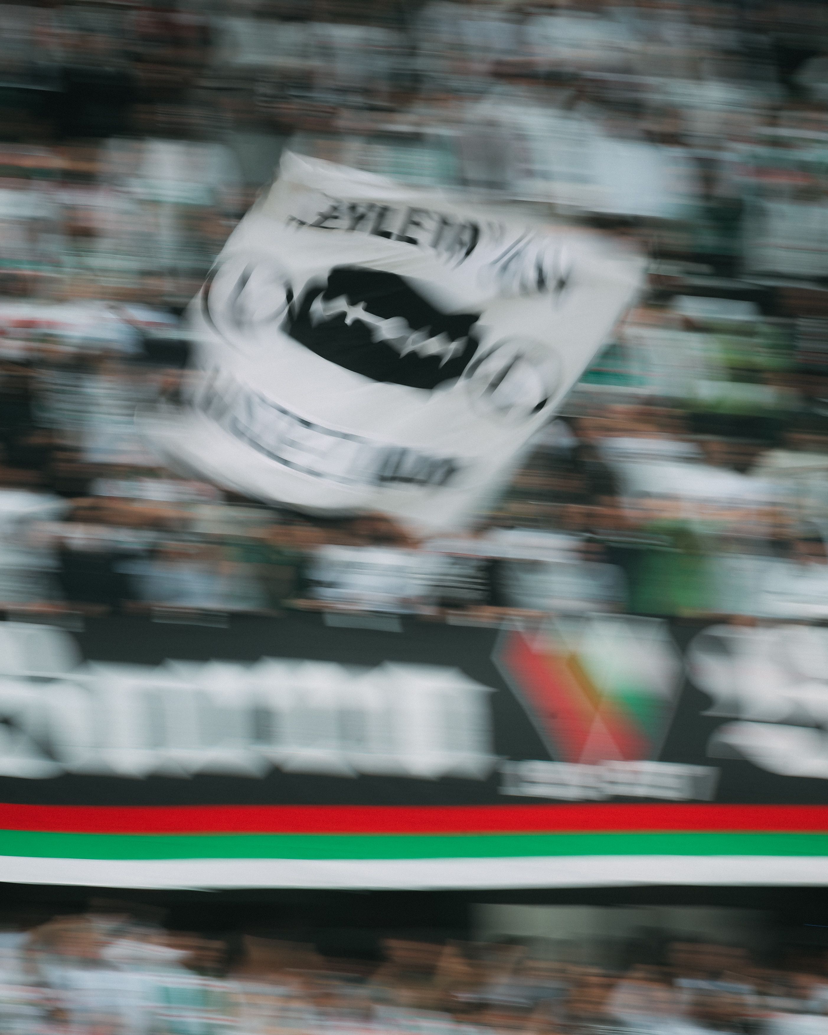 Galeria z meczu Legia - Lech autorstwa Mateusza Kostrzewy