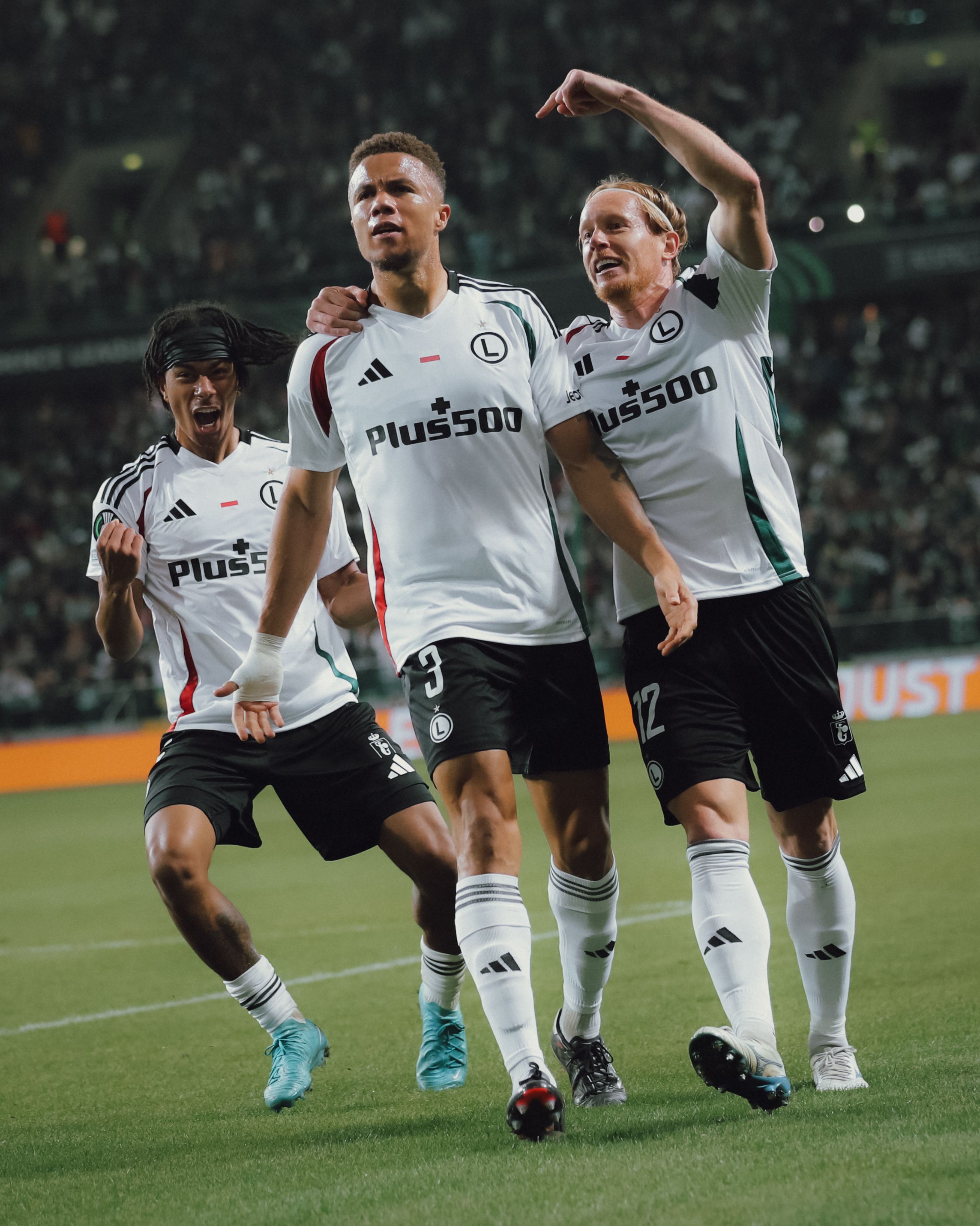 Legia Warszawa przedłużyła współpracę z Plus500