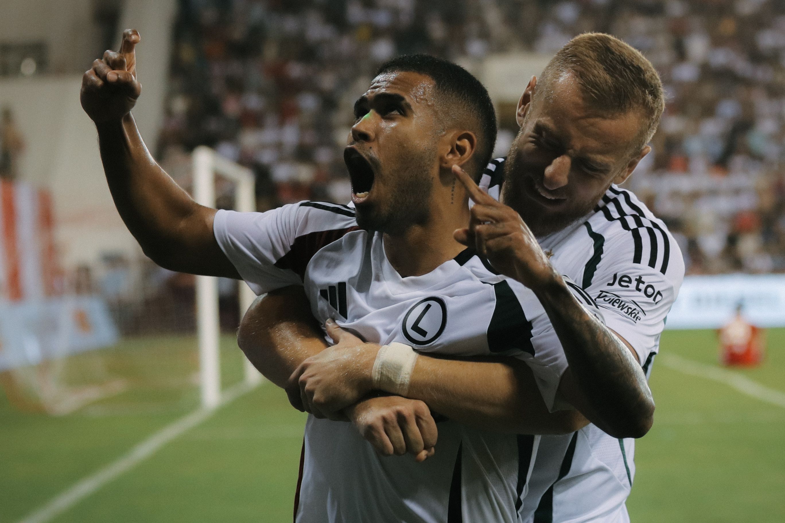 Skrót i gol z meczu FK Aktobe - Legia Warszawa (0:1). Gol Elitima, zadanie wykonane [WIDEO]