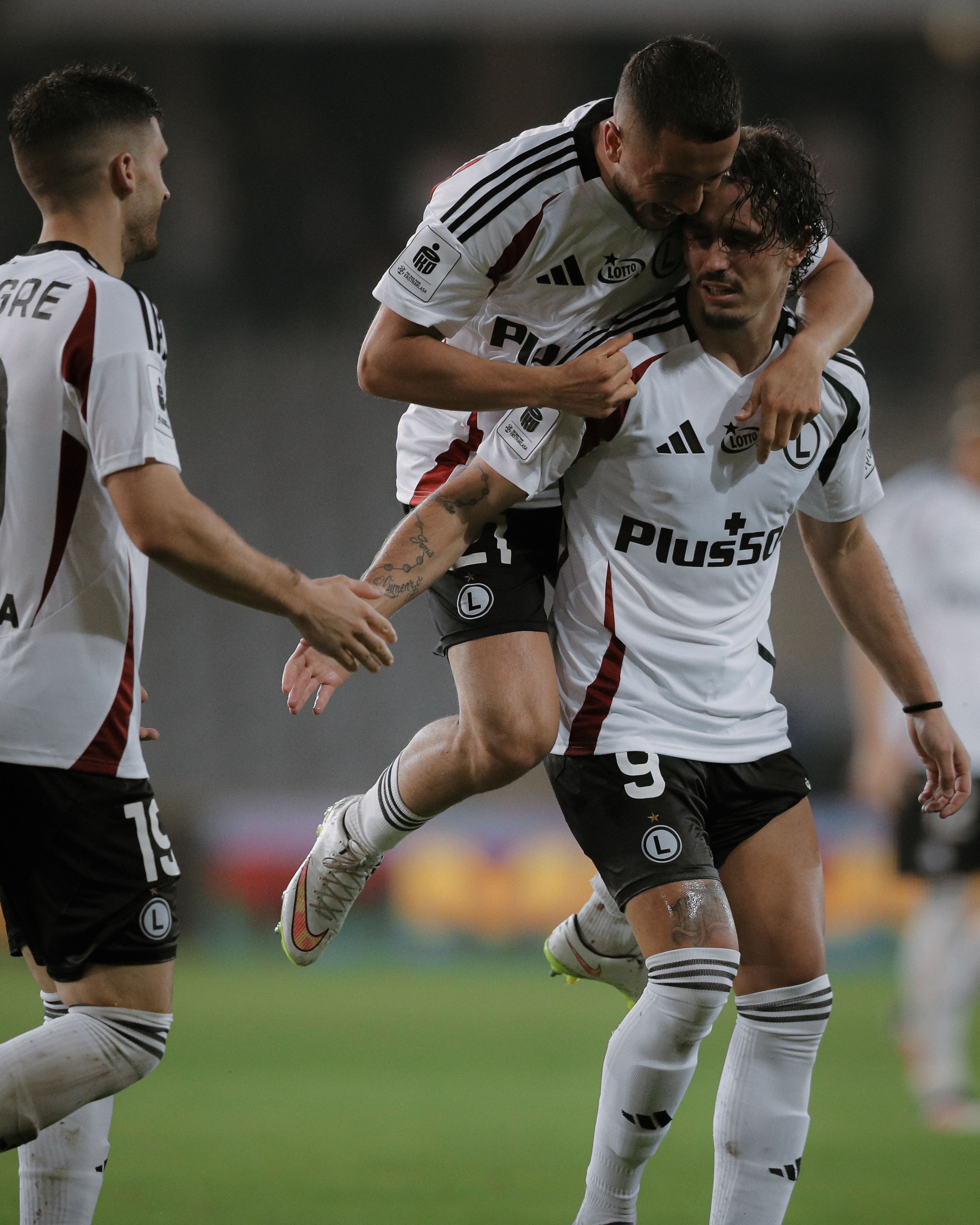 Skrót i gole z meczu Korona Kielce - Legia Warszawa (0:2). Trzy punkty po dwóch pięknych golach [WIDEO]