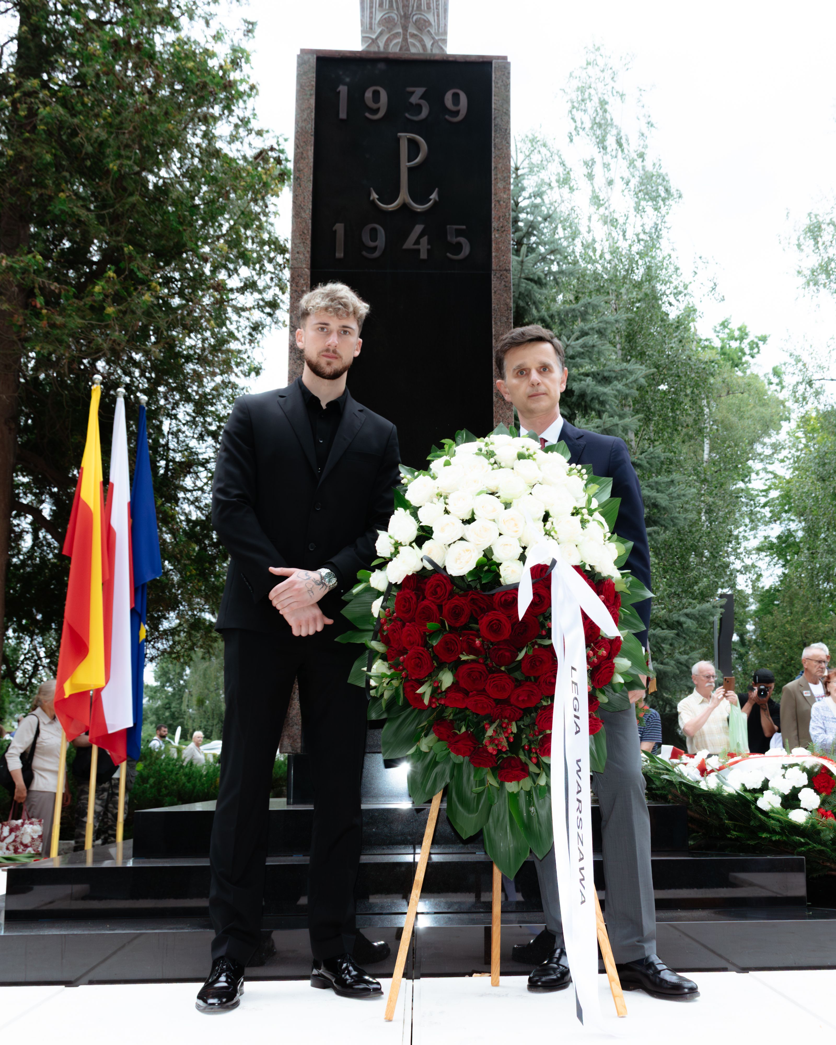 Delegacja Legii na uroczystościach 81. rocznicy Powstania Warszawskiego na Powązkach