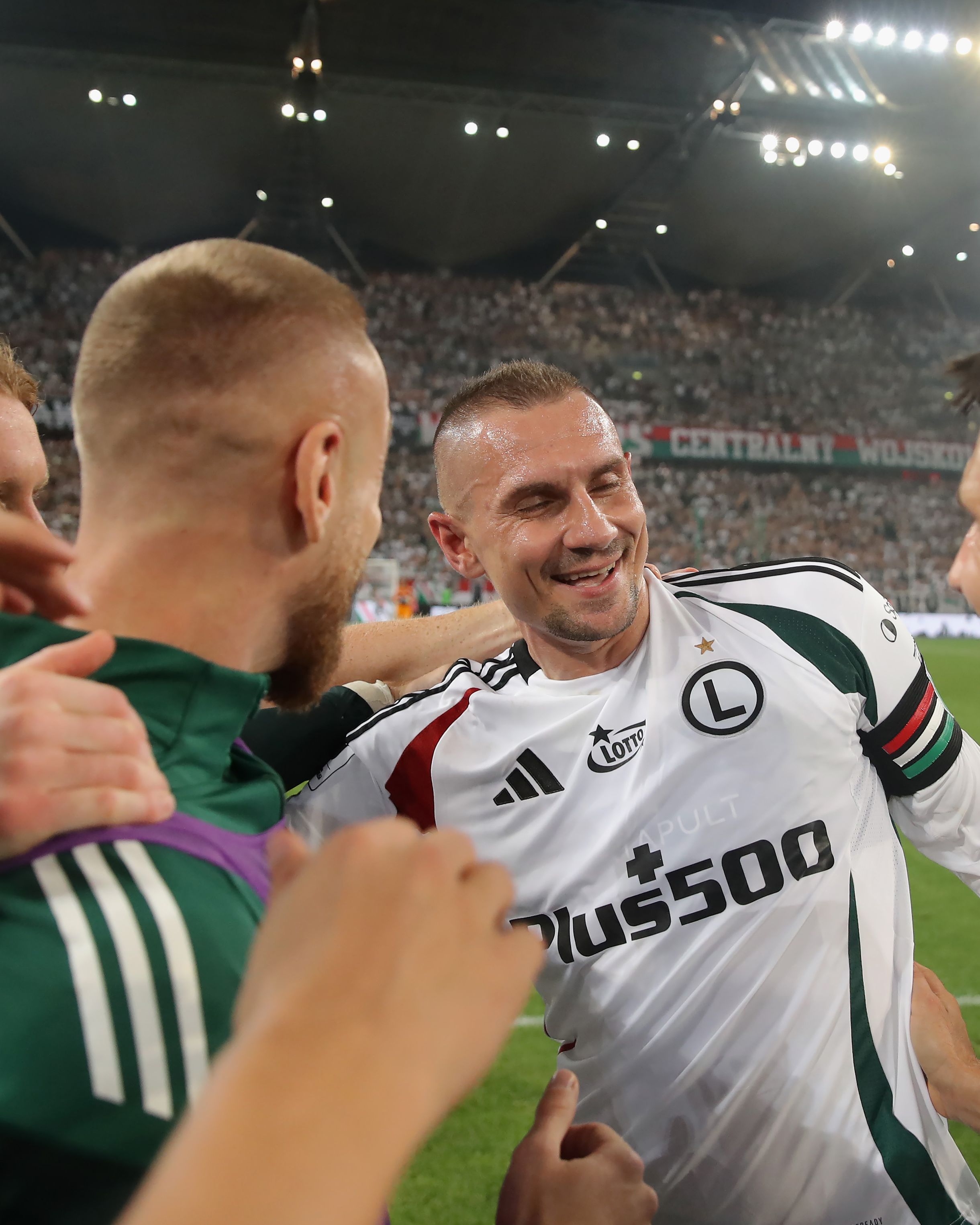 PKO Bank Polski Ekstraklasa: Artur Jędrzejczyk i Paweł Wszołek w jedenastce 4. kolejki