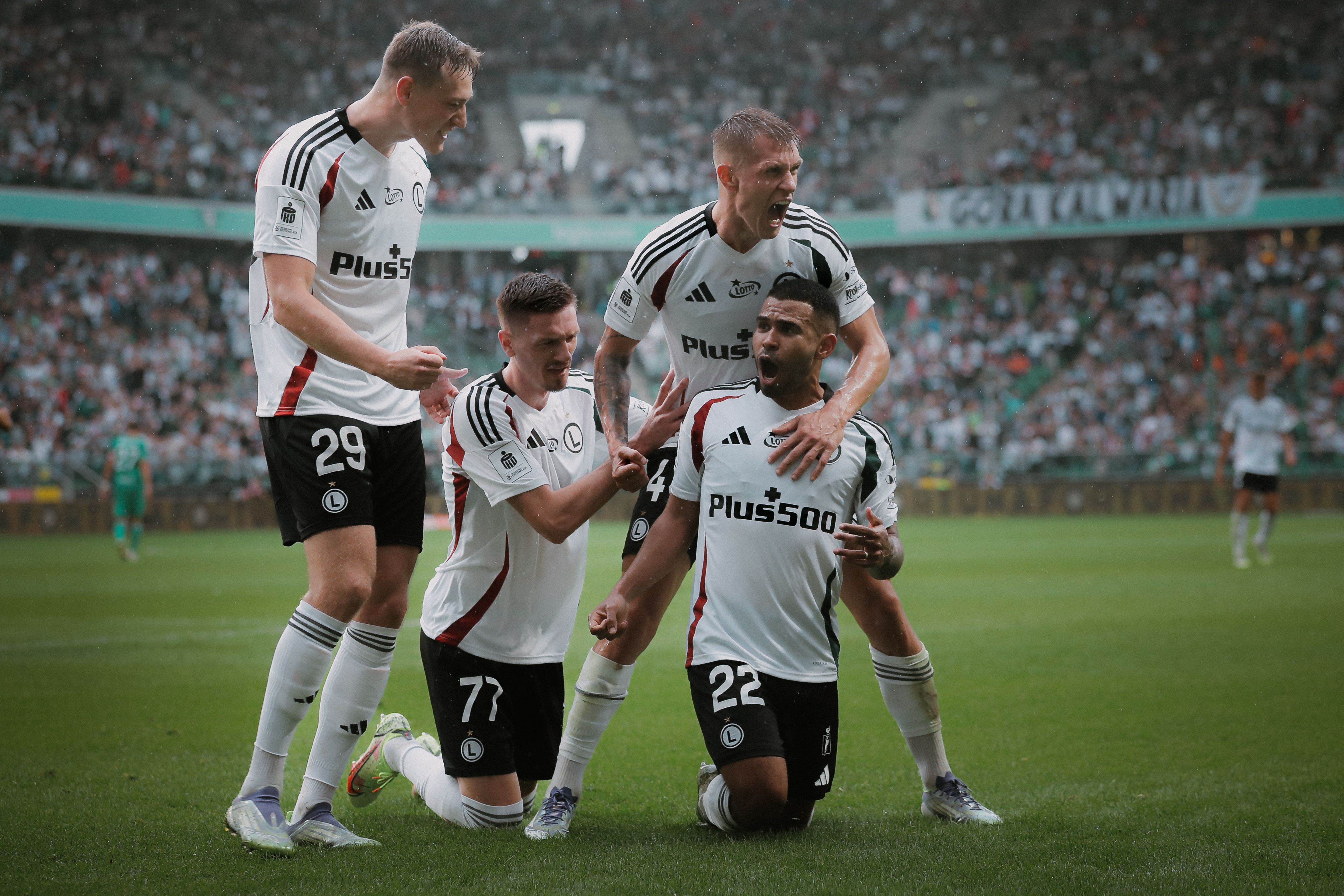 PKO Bank Polski Ekstraklasa: Juergen Elitim, Kamil Piątkowski i Mileta Rajović w jedenastce 8. kolejki