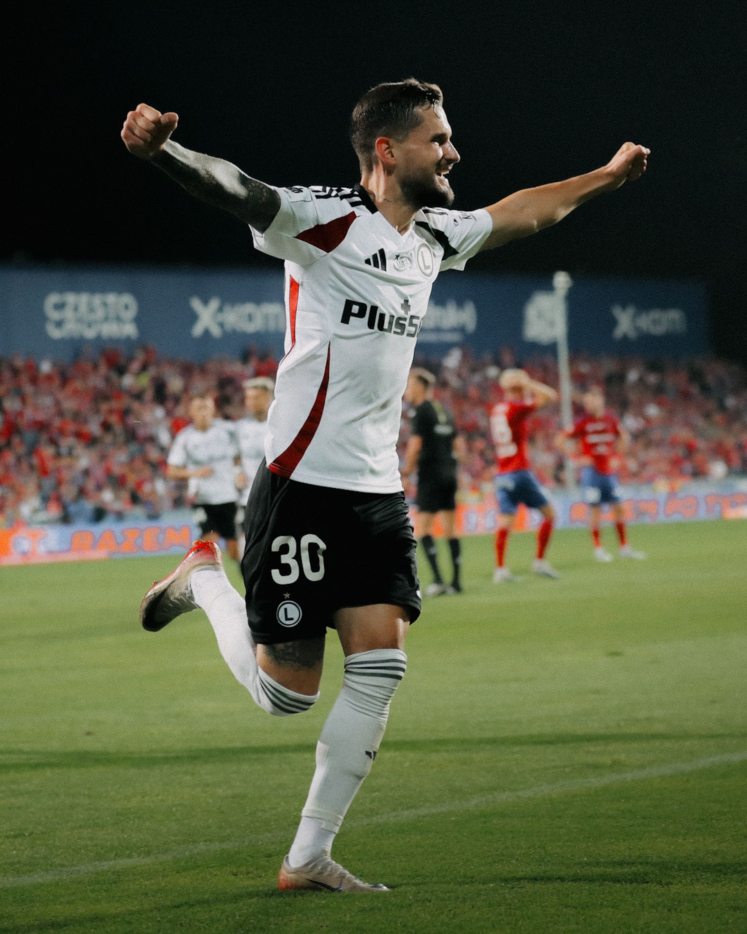 Skrót i gole z meczu Raków Częstochowa - Legia Warszawa (1:1). Niedosyt pod Jasną Górą [WIDEO]
