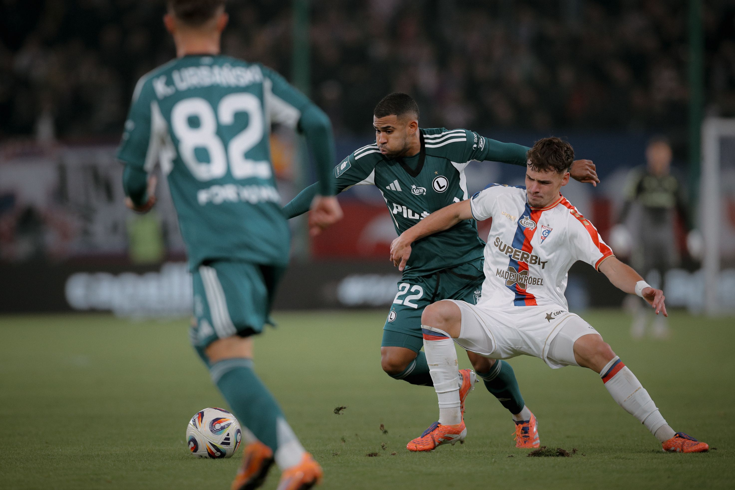 Skrót i gole z meczu Górnik Zabrze - Legia Warszawa (3:1). Wypunktowana Legia [WIDEO]