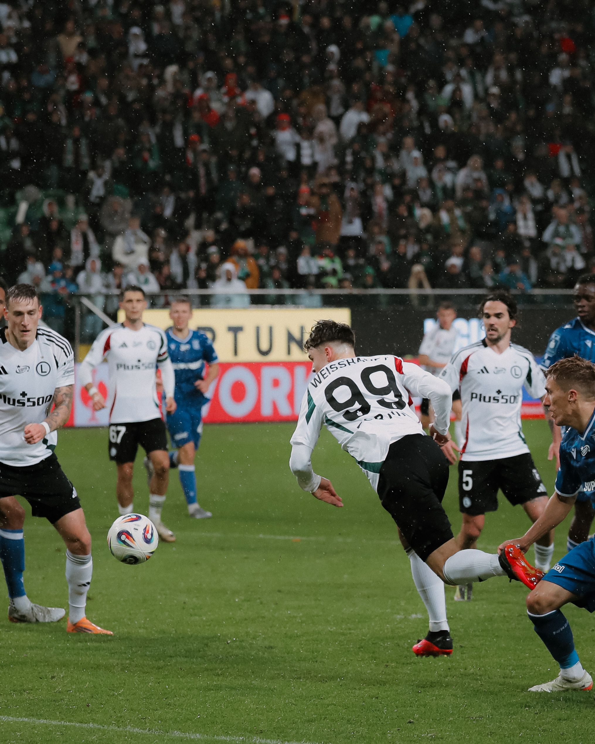 PODZIAŁ PUNKTÓW. KULISY MECZU Z LECHEM POZNAŃ [WIDEO]