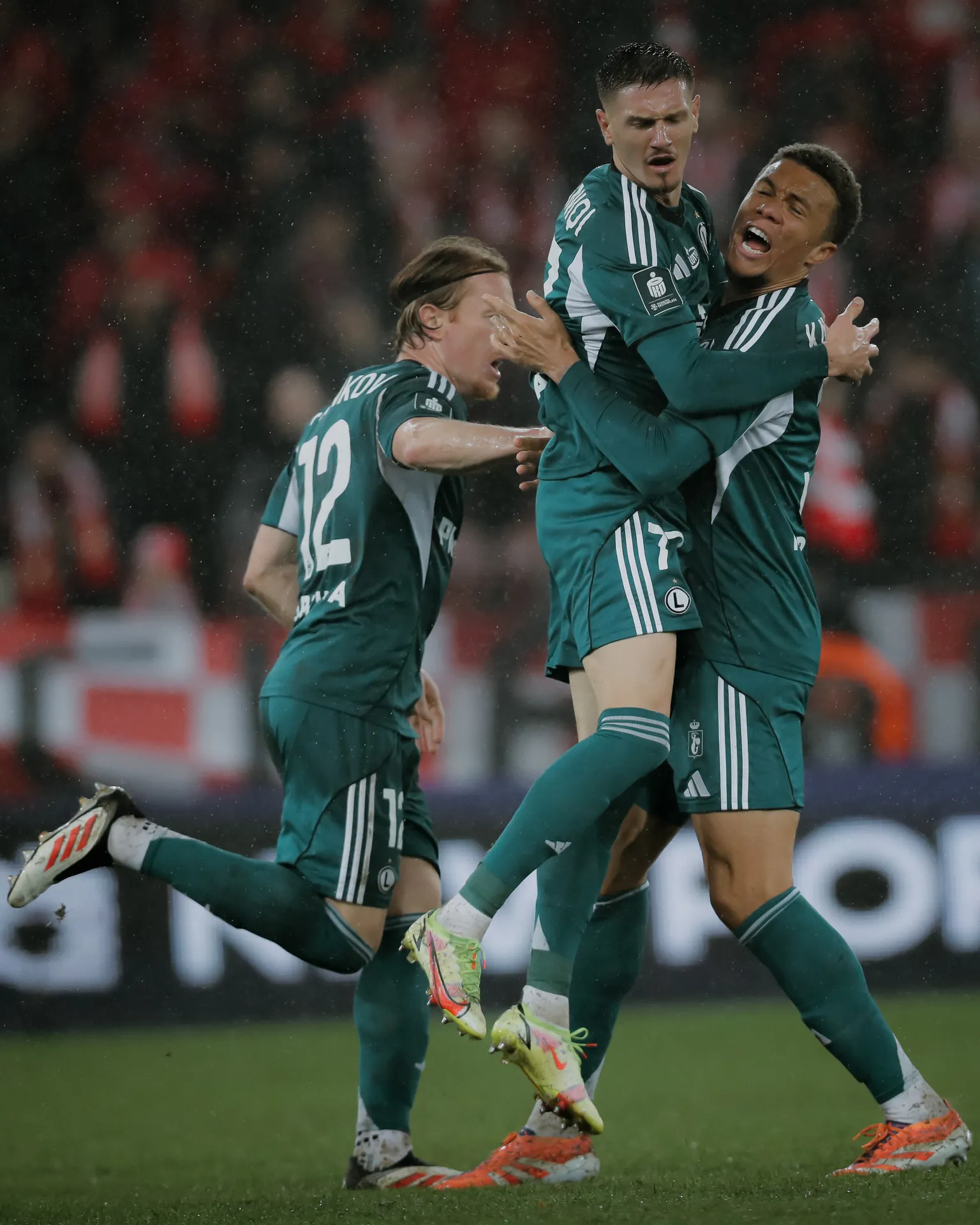 Skrót i gole z meczu Widzew Łódź - Legia Warszawa (1:1). Dwóch rannych w ligowym klasyku [WIDEO]