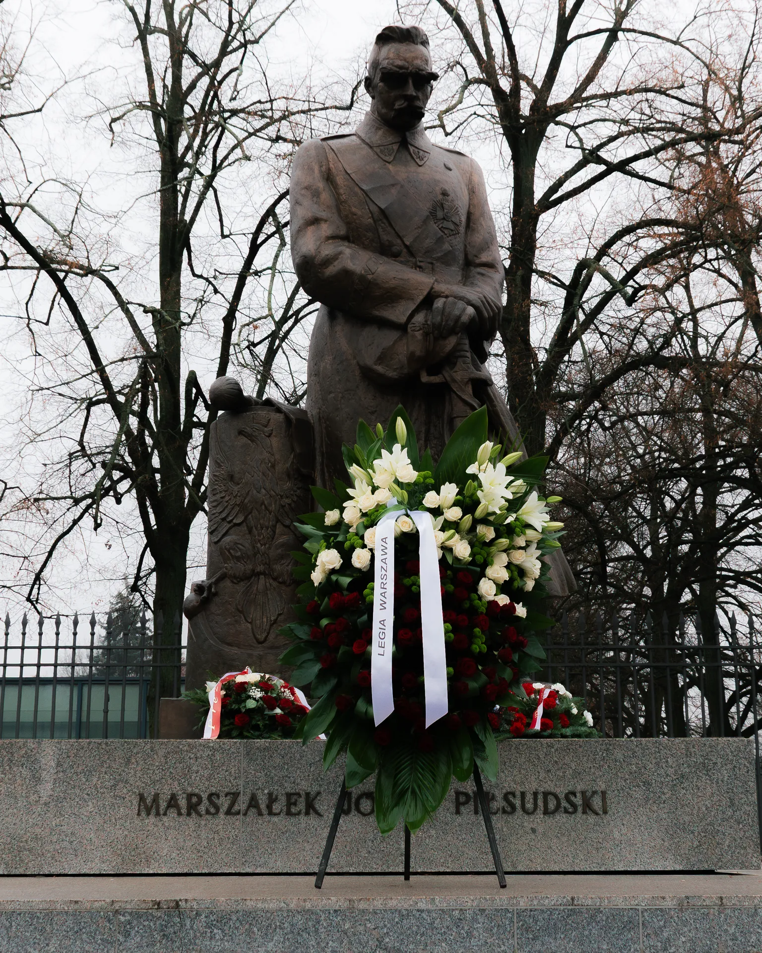 Delegacja klubu złożyła wieniec przy Pomniku Piłsudskiego