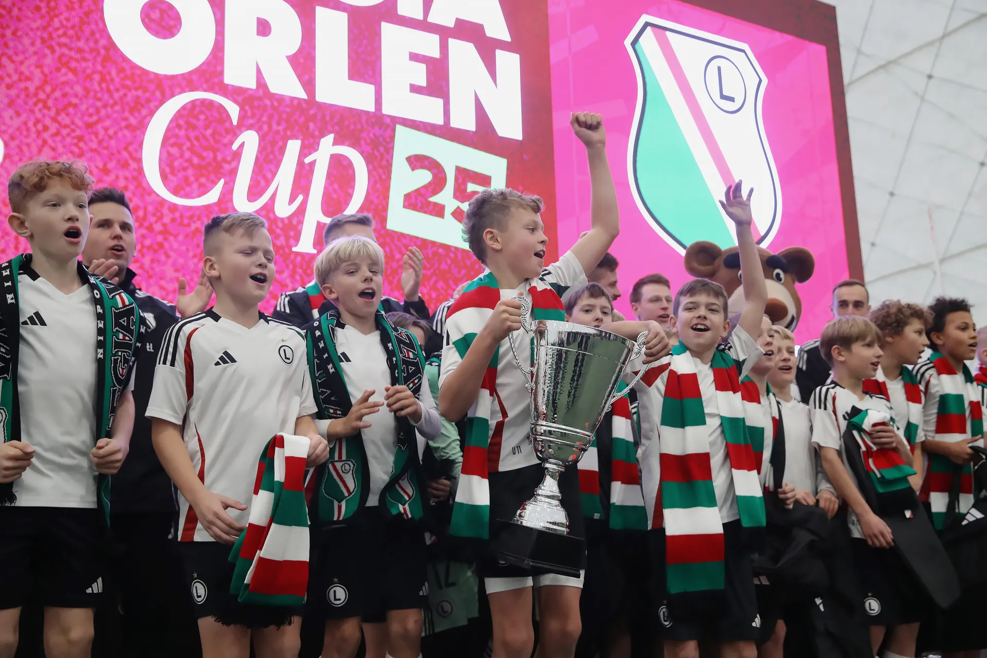 LEGIA ORLEN CUP 2025: Historyczny triumf Legii Warszawa! Red Bull i Benfica na podium [GALERIA]