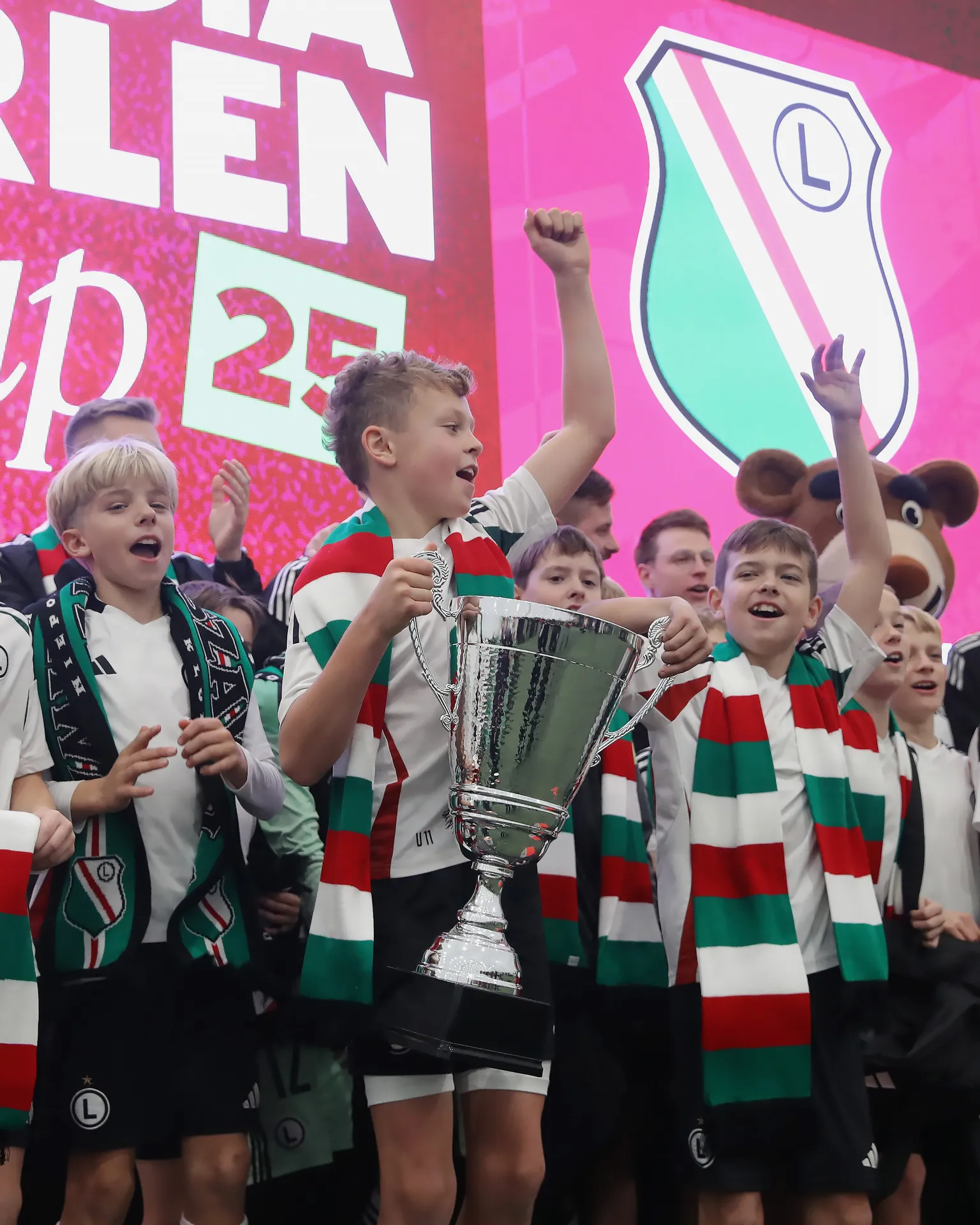 LEGIA ORLEN CUP 2025: Historyczny triumf Legii Warszawa! Red Bull i Benfica na podium [GALERIA]