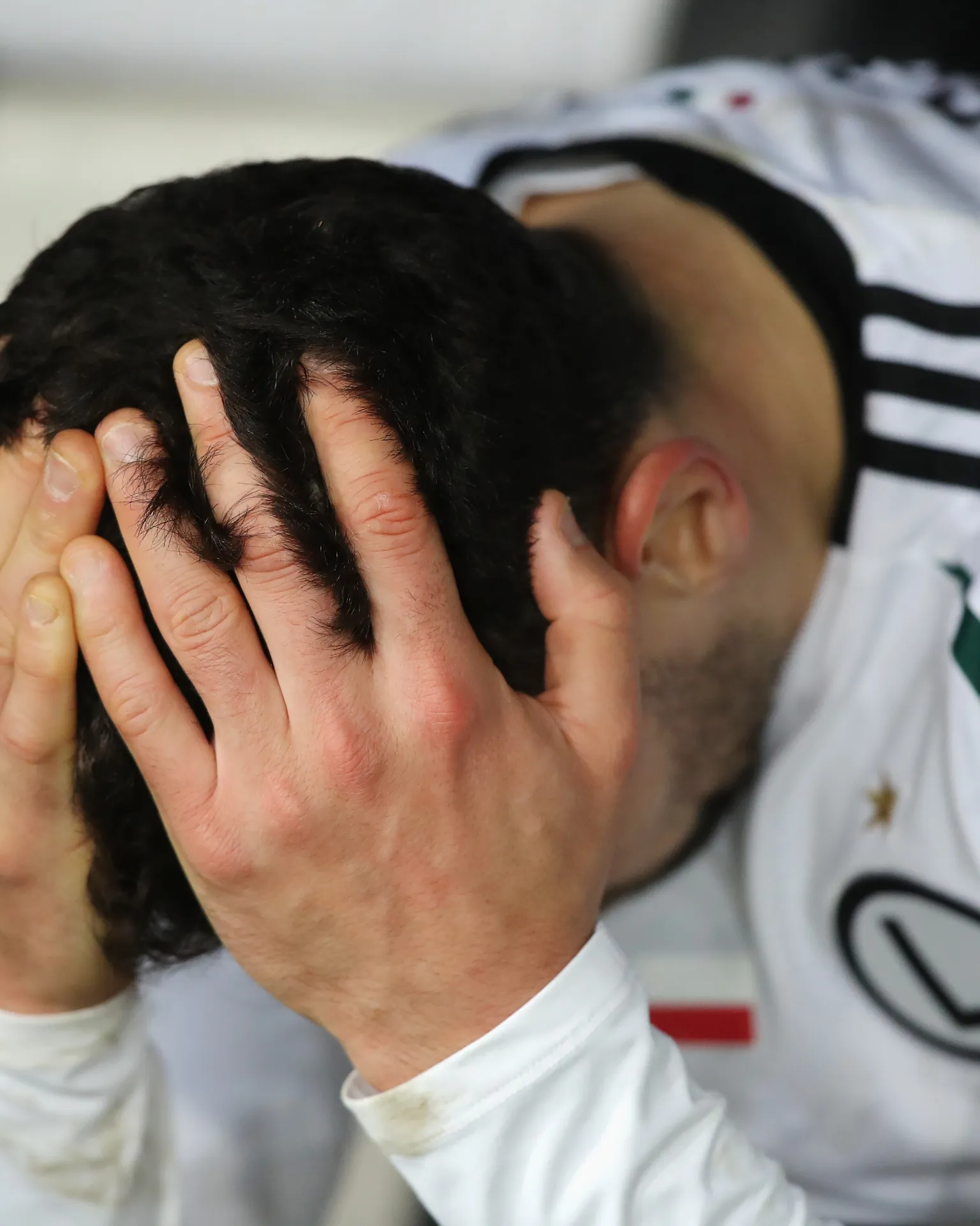 GORZKI WIECZÓR W EUROPIE. KULISY MECZU ZE SPARTĄ PRAGA