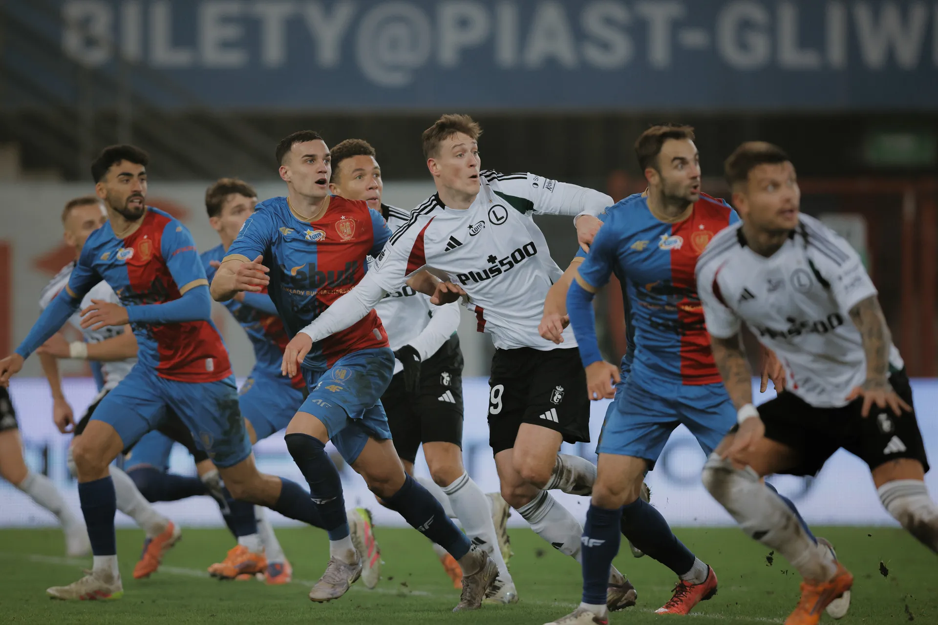 PKO BP Ekstraklasa: Zapowiedź meczu Legia Warszawa - Piast Gliwice. Zacznijmy od początku, czyli zaległy mecz 1. kolejki