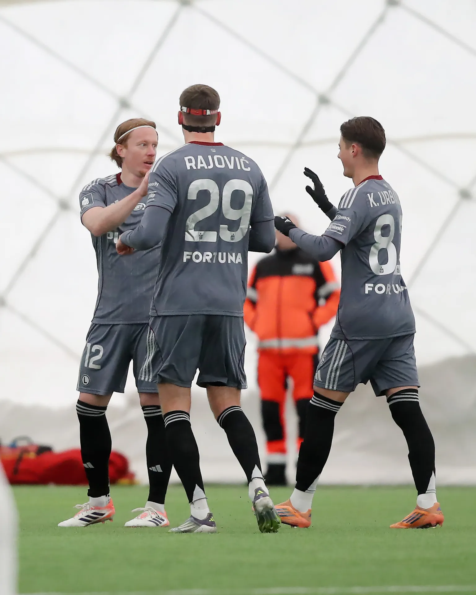 Gole z meczu kontrolnego Legia Warszawa - Pogoń Grodzisk Mazowiecki (3:2). Trzy bramki i zwycięstwo na początek przygotowań [WIDEO]