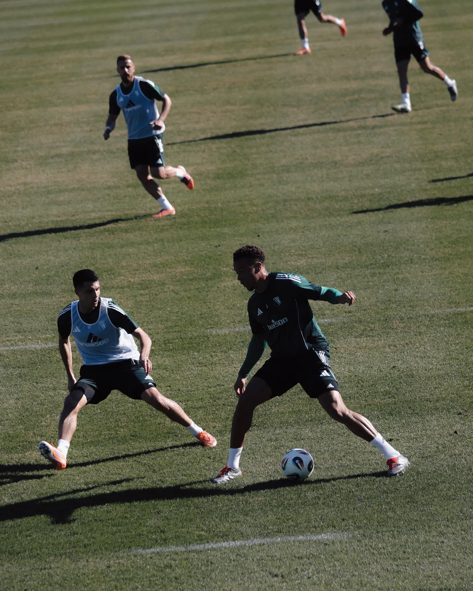 Intensywny czwartek w Andaluzji. Steve Kapuadi dołączył do treningu z zespołem [ZDJĘCIA]