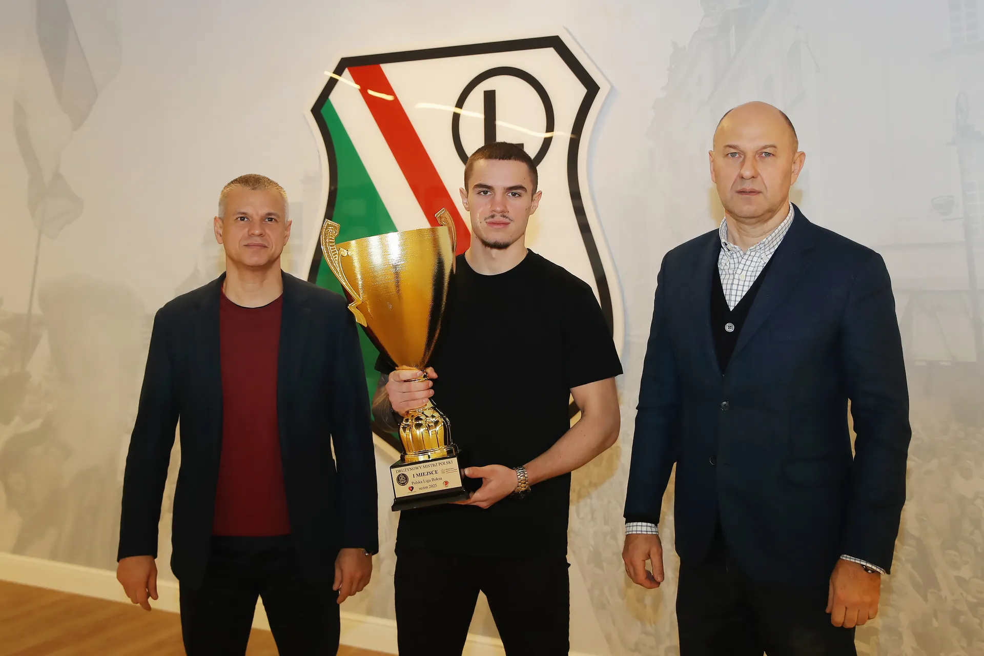 Boksowanie z trudną rzeczywistością [WYWIAD]