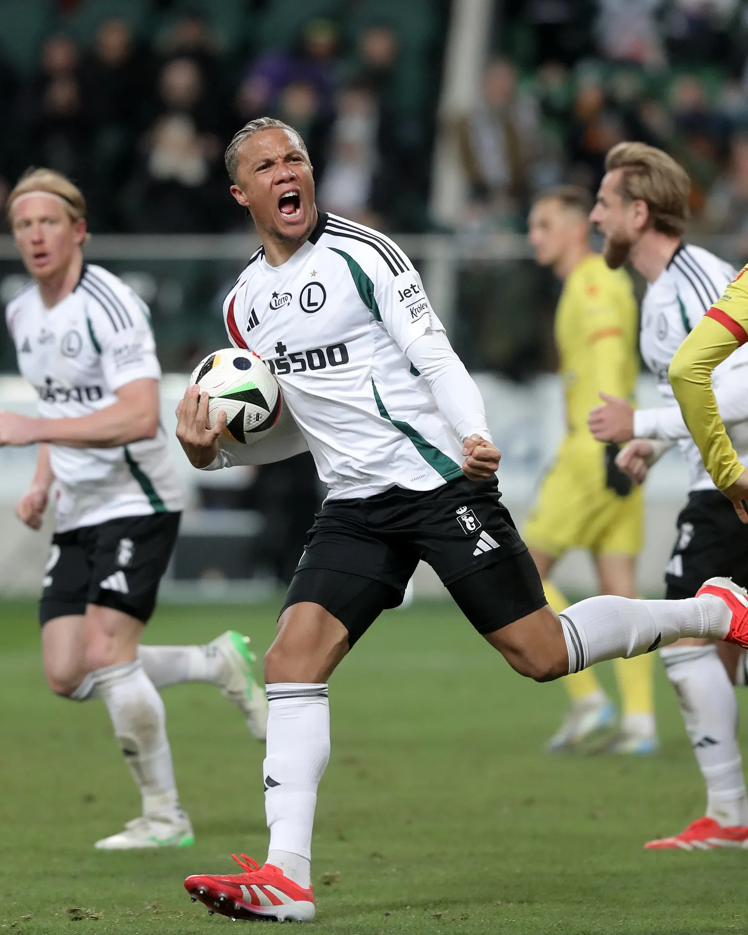 Legia Warszawa vs Korona Kielce - dane i statystyki od Ekstraklasy