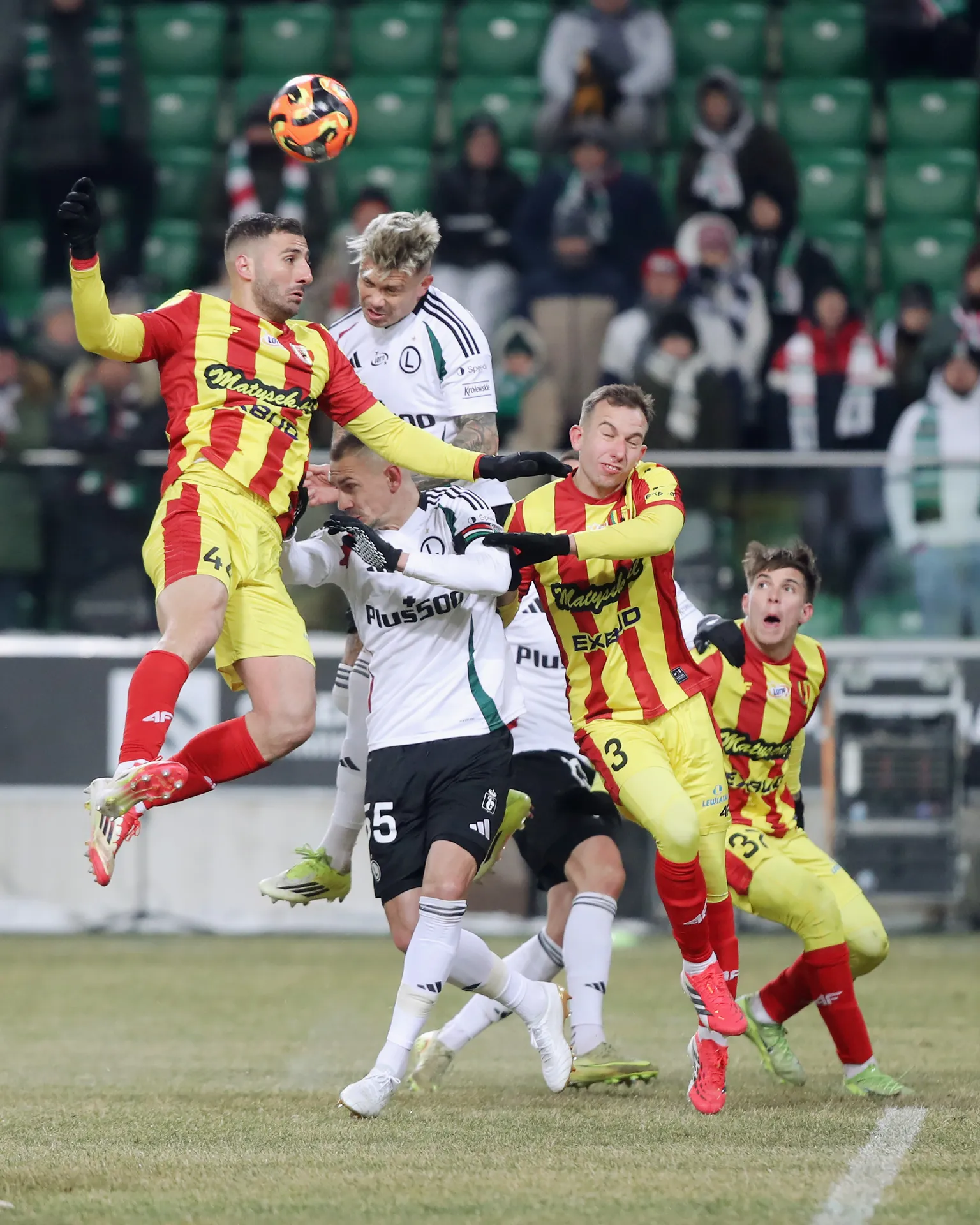 Skrót i gole z meczu Legia Warszawa - Korona Kielce (1:2). Falstart [WIDEO]