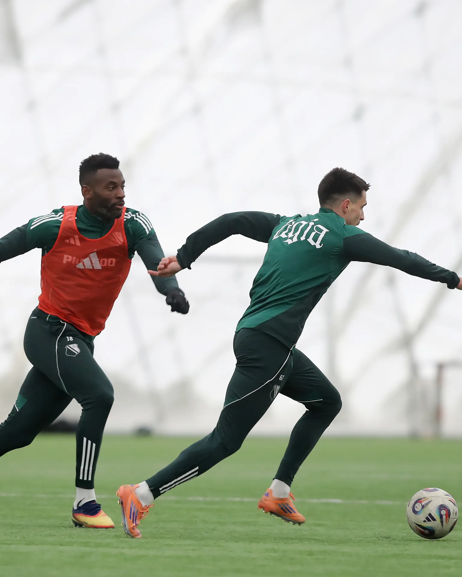 Manewry Wojskowych w hali pneumatycznej LTC. Nsame wrócił do treningów z drużyną [ZDJĘCIA]