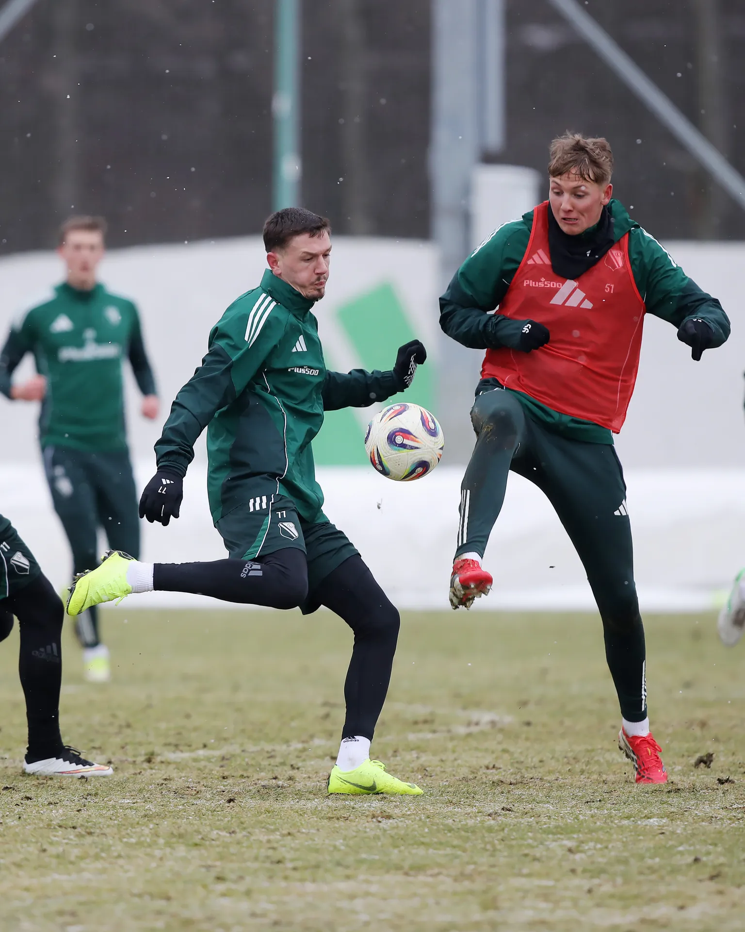 Mroźny wtorkowy trening w LTC. Budowanie i wykańczanie akcji oraz stałe fragmenty w Książenicach [ZDJĘCIA]