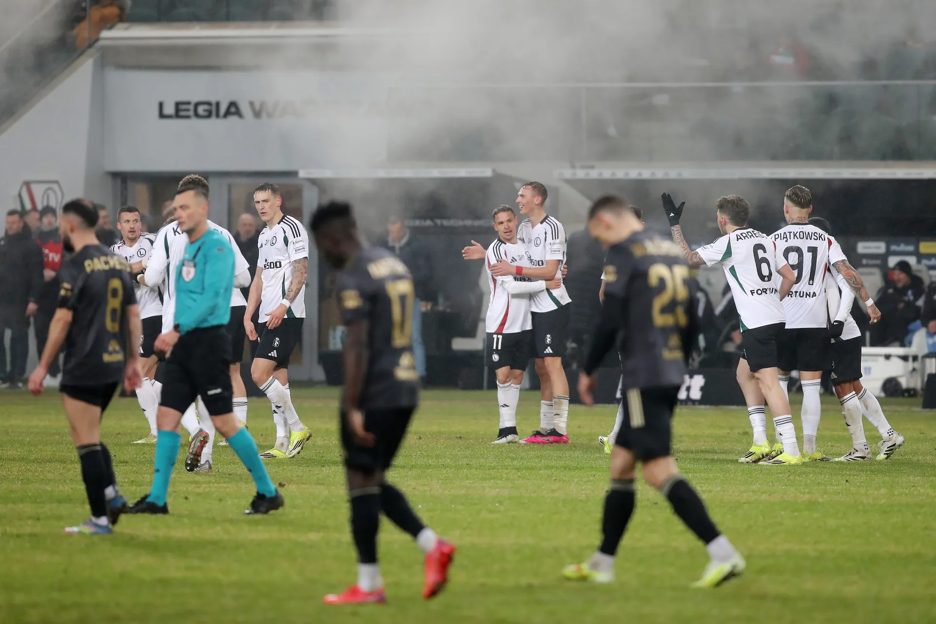 Skrót meczu Legia Warszawa - Wisła Płock (2:1). Arcyważne trzy punkty! [WIDEO]