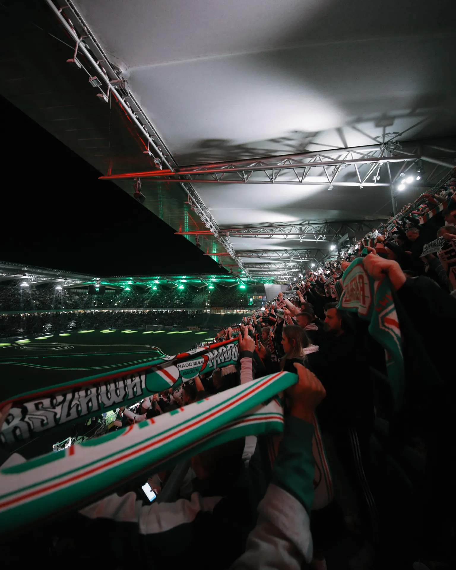 Z MIŁOŚCI DO WARSZAWY - pokaz laserowy przed meczem Legia-Raków