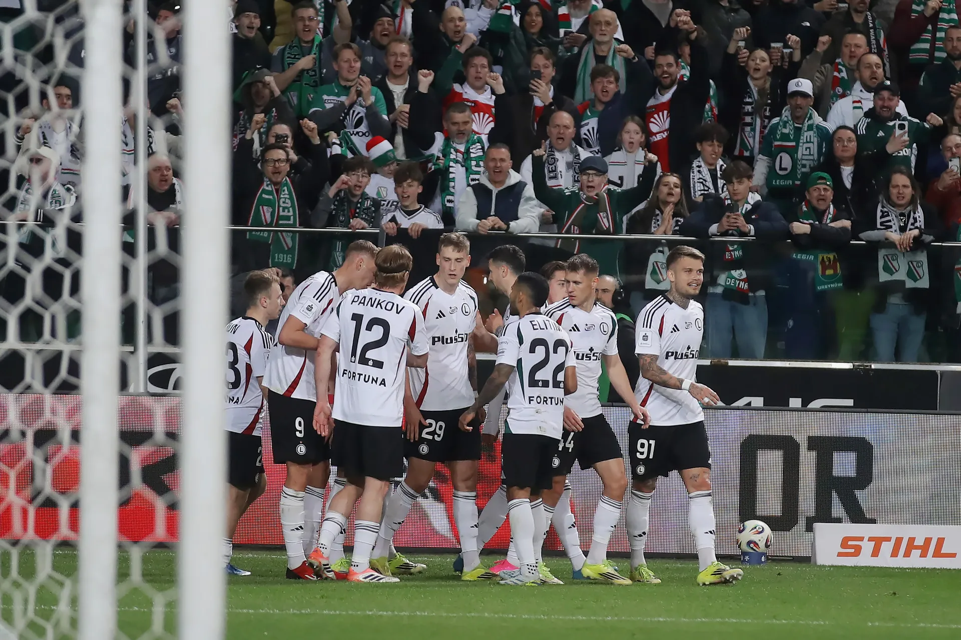 Skrót i gol z meczu Legia Warszawa - Zagłębie Lubin (1:0). Adams za trzy! [WIDEO]