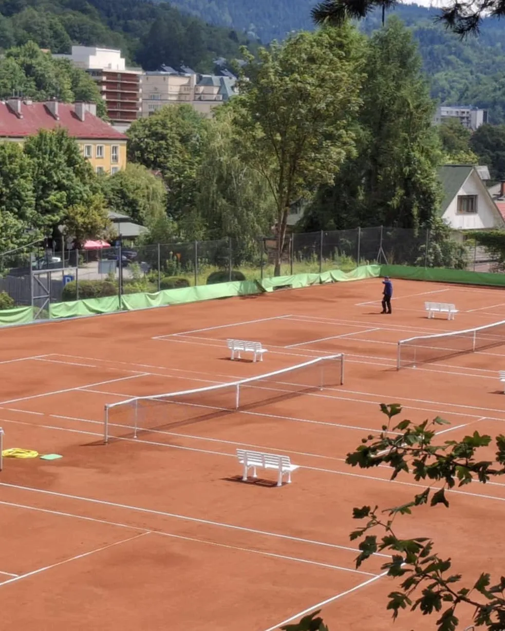 Letnie obozy tenisowe dla dzieci i młodzieży 2026