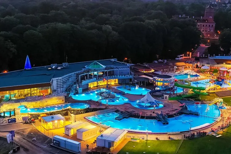  Termy Uniejów obóz tenisowy dla dzieci i młodzieży