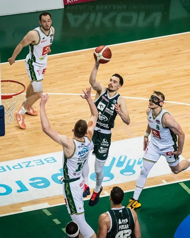 Koszykówka: Decydujący finał w Warszawie. Zastal - Legia 76:74