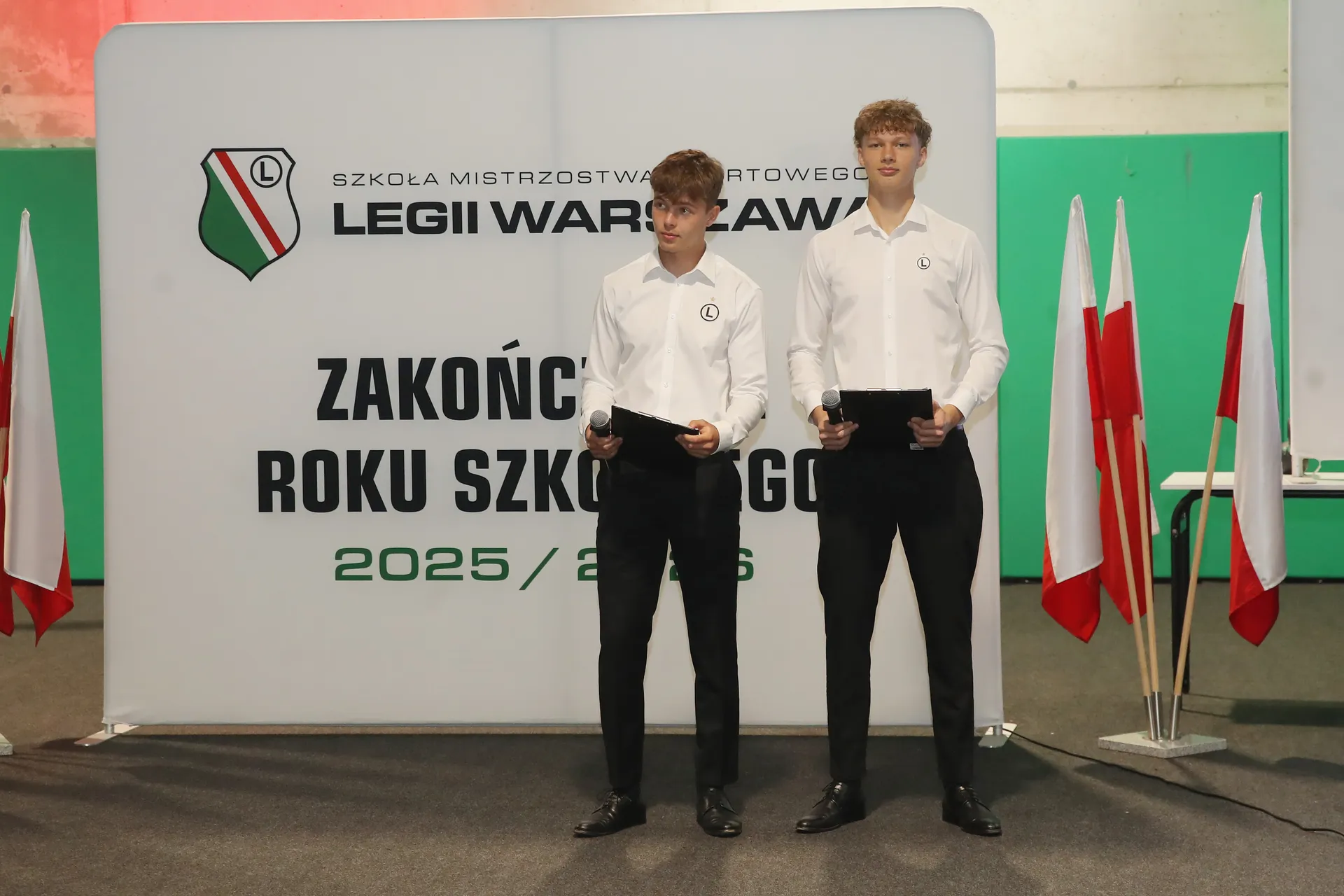 Świadectwa odebrane! Uroczyste zakończenie roku szkolnego 2025/26 w SMS Legii Warszawa [ZDJĘCIA]