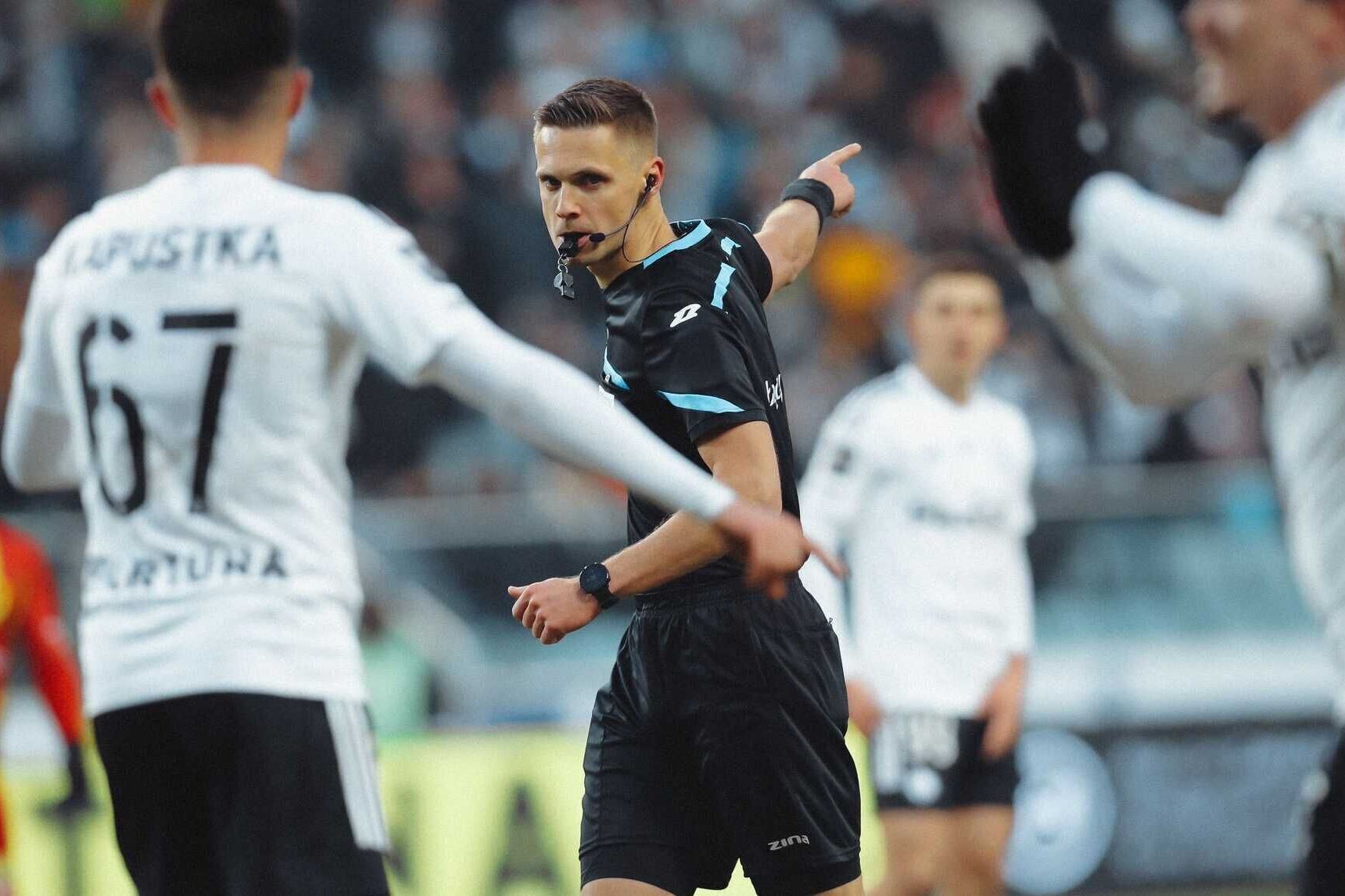 Damian Sylwestrzak arbitrem spotkania z Ruchem Chorzów Legia Warszawa