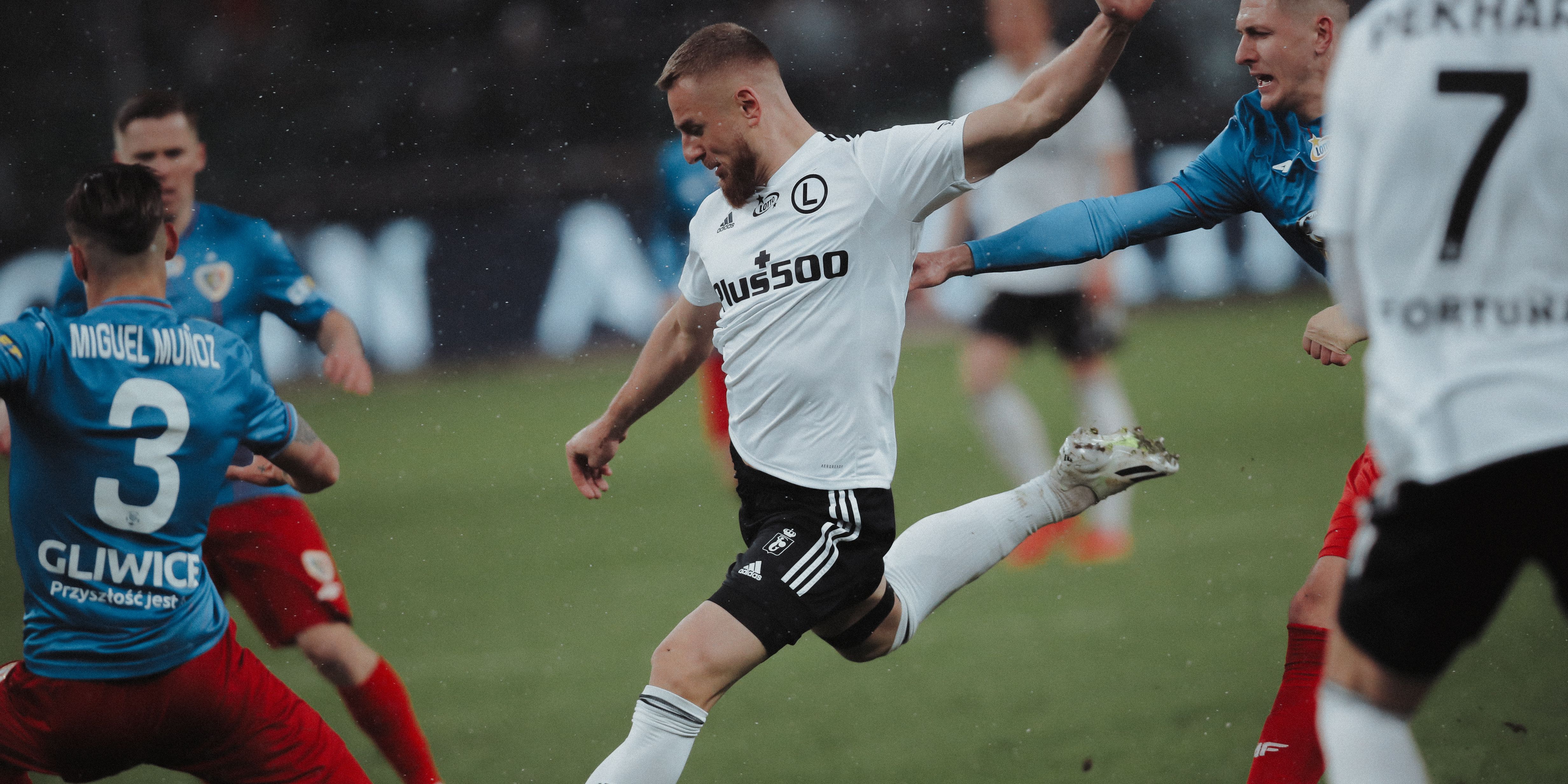 PKO Bank Polski Ekstraklasa: Mecze 3, 4 i 5. kolejki Legia rozegra w niedziele 