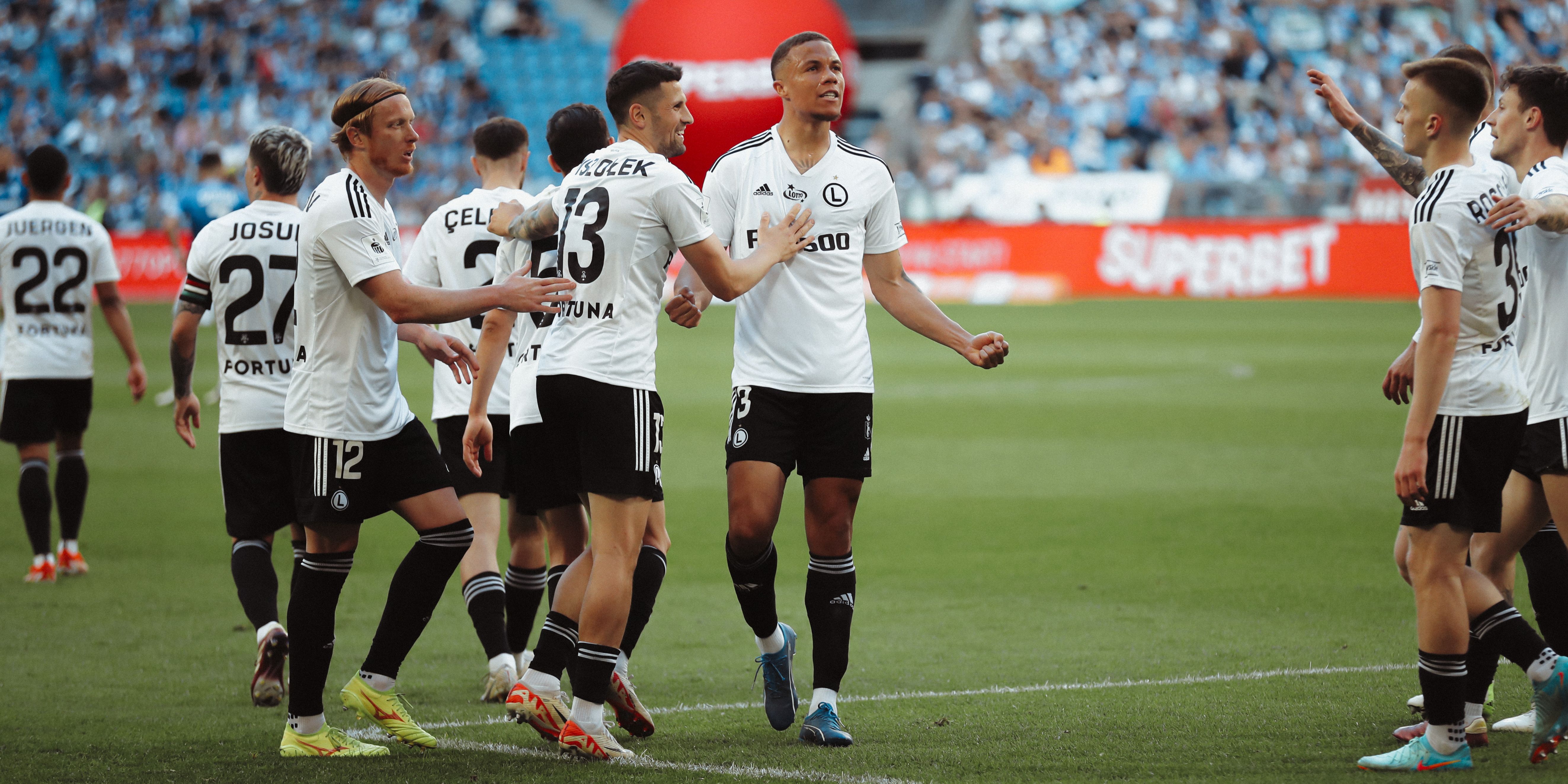 Szalony mecz w Poznaniu. Lech strzelał, Legia zgarnęła trzy punkty