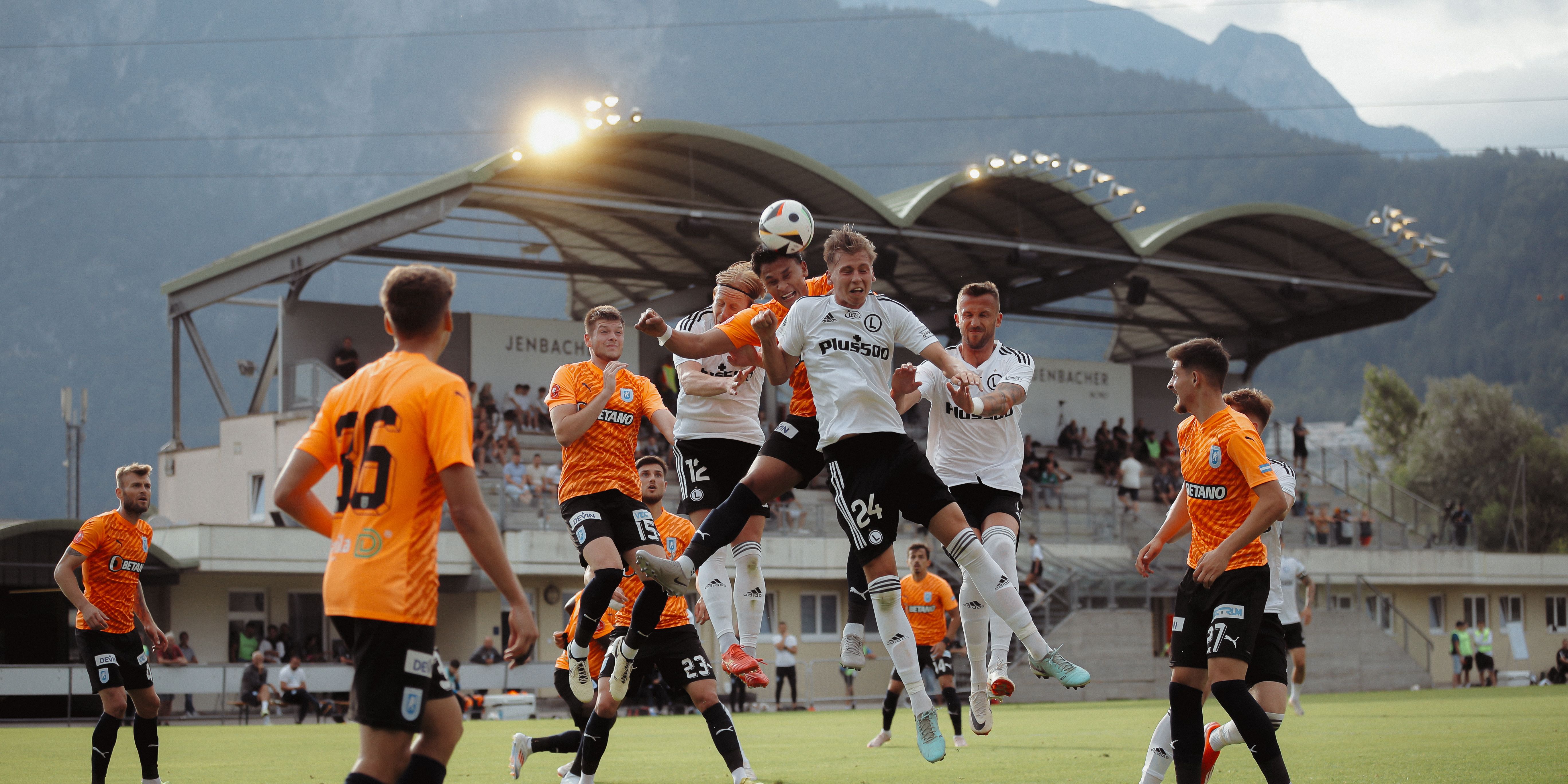 Dużo szans, ale bez bramki. Relacja: Legia - Universitatea 0:1
