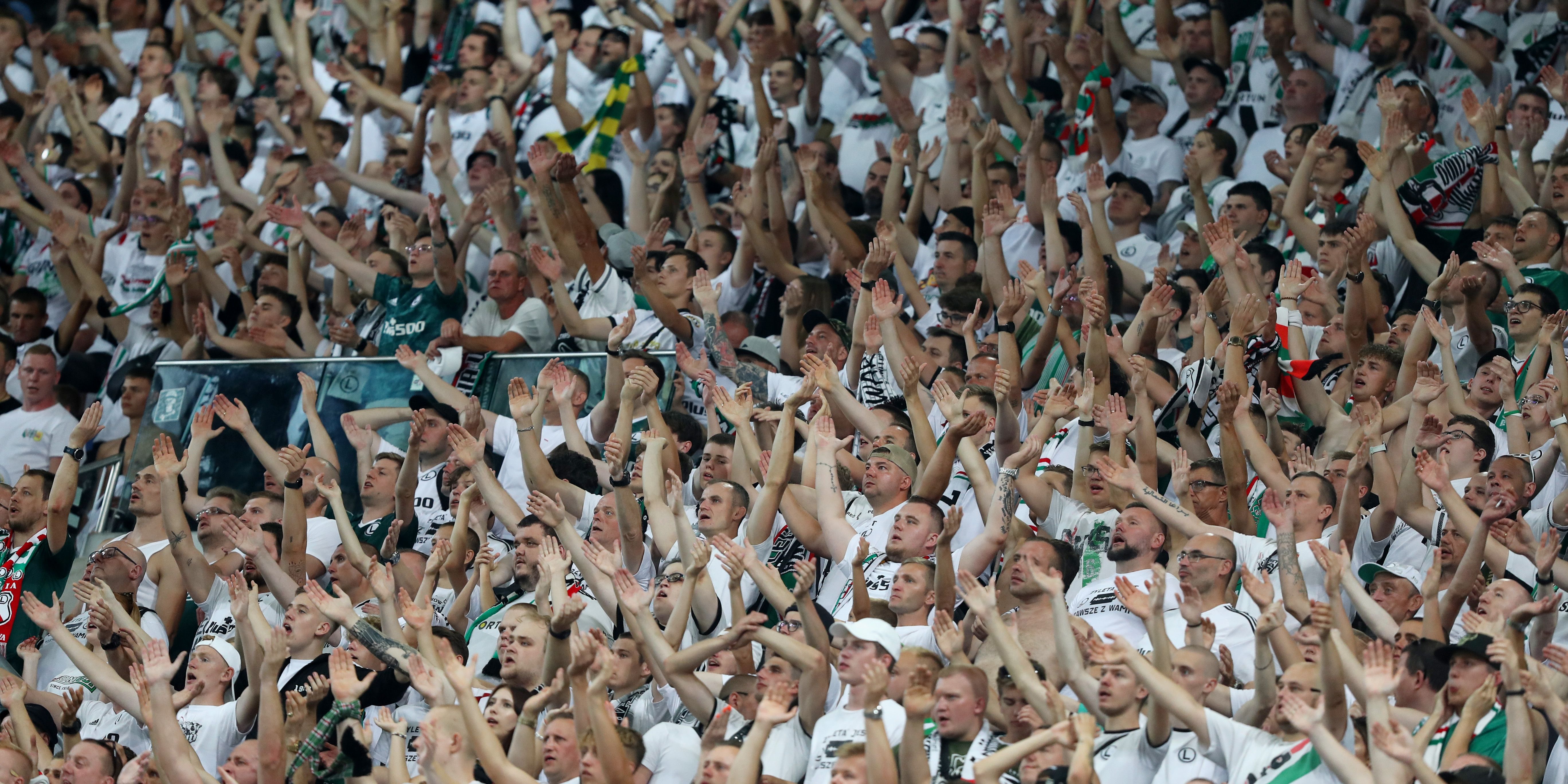 KOMPLET W HICIE KOLEJKI! Sprzedaż biletów na mecz Legia Warszawa - Raków Częstochowa. #ChodźNaLegię!