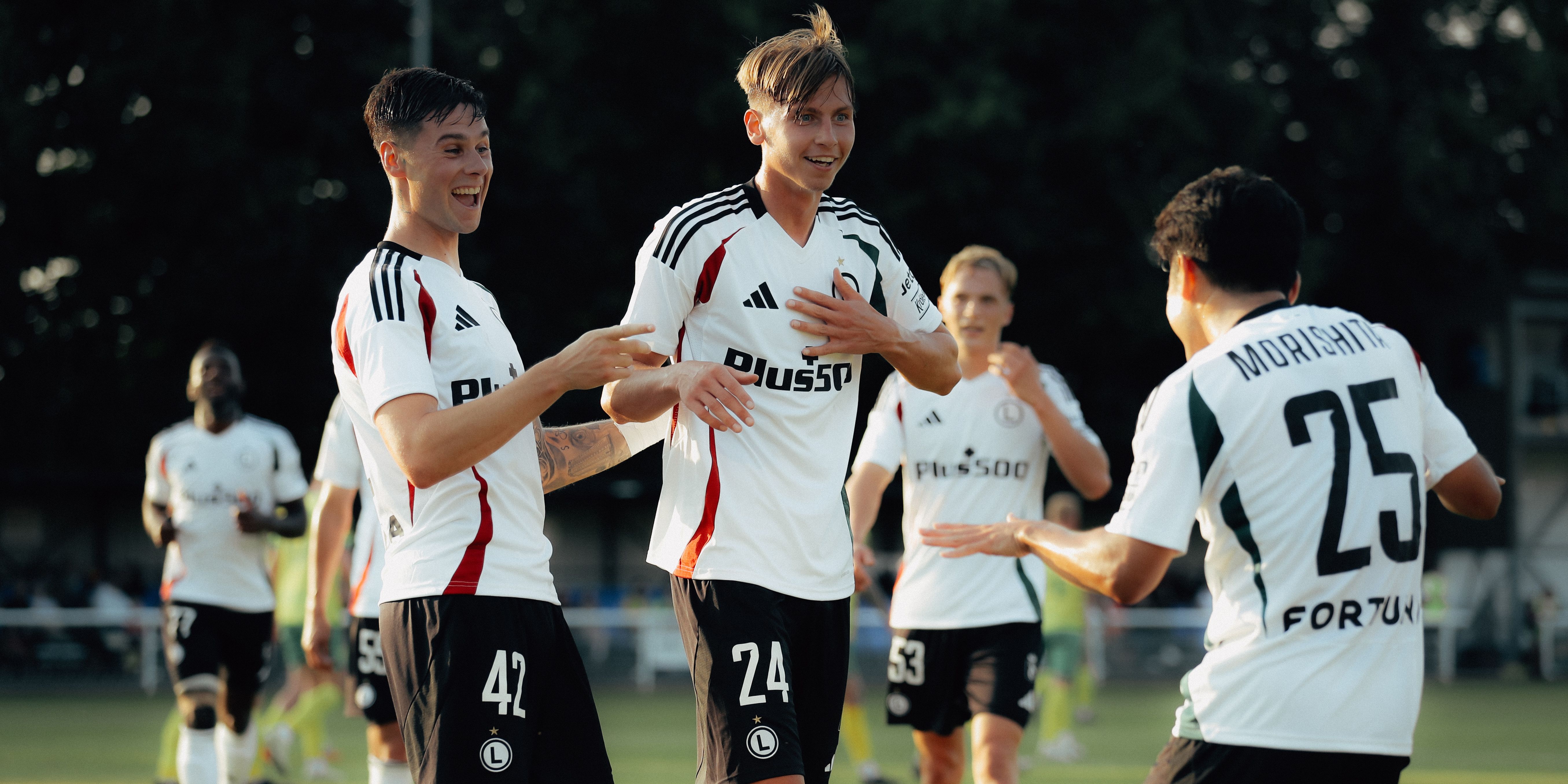 Galeria z meczu Caernarfon Town FC - Legia Warszawa autorstwa Mateusza Kostrzewy