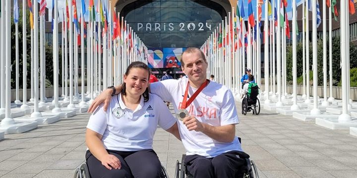 MAMY MEDAL! Michał Dąbrowski ze srebrem na Igrzyskach Paraolimpijskich w Paryżu w szermierce na wózkach