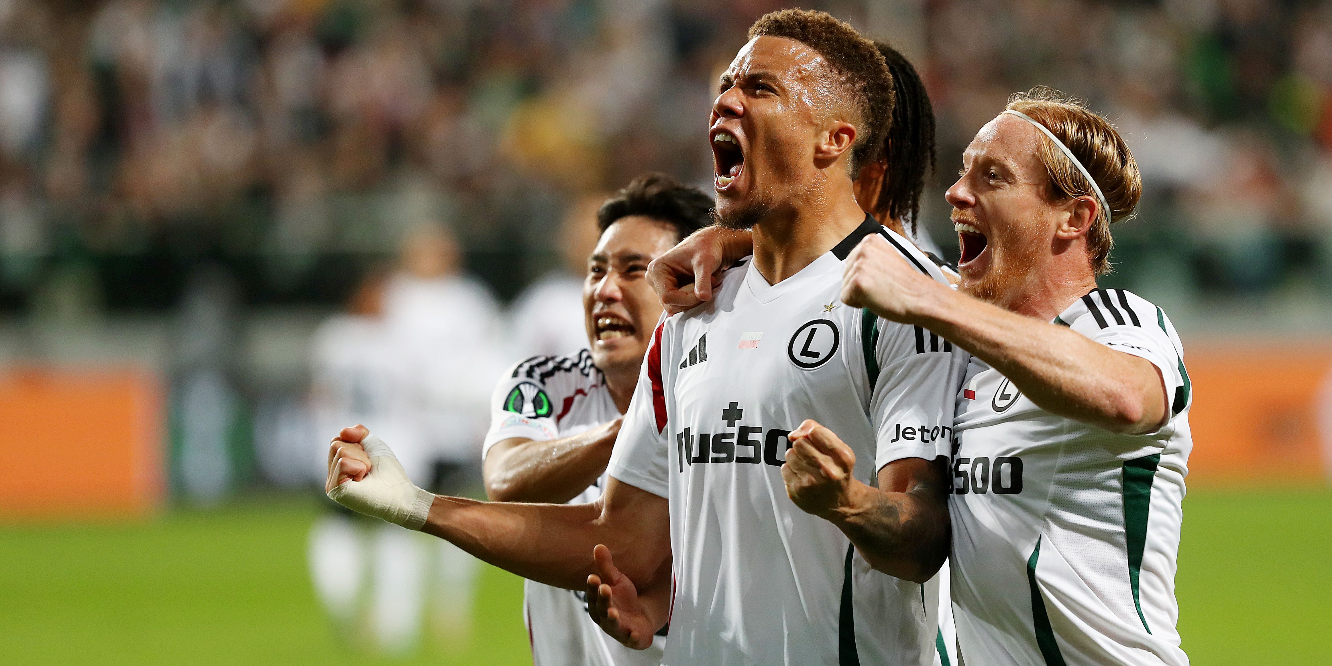 Skrót i gol z meczu Legia Warszawa - Real Betis Balompié (1:0). Złota główka Kapuadiego [WIDEO]