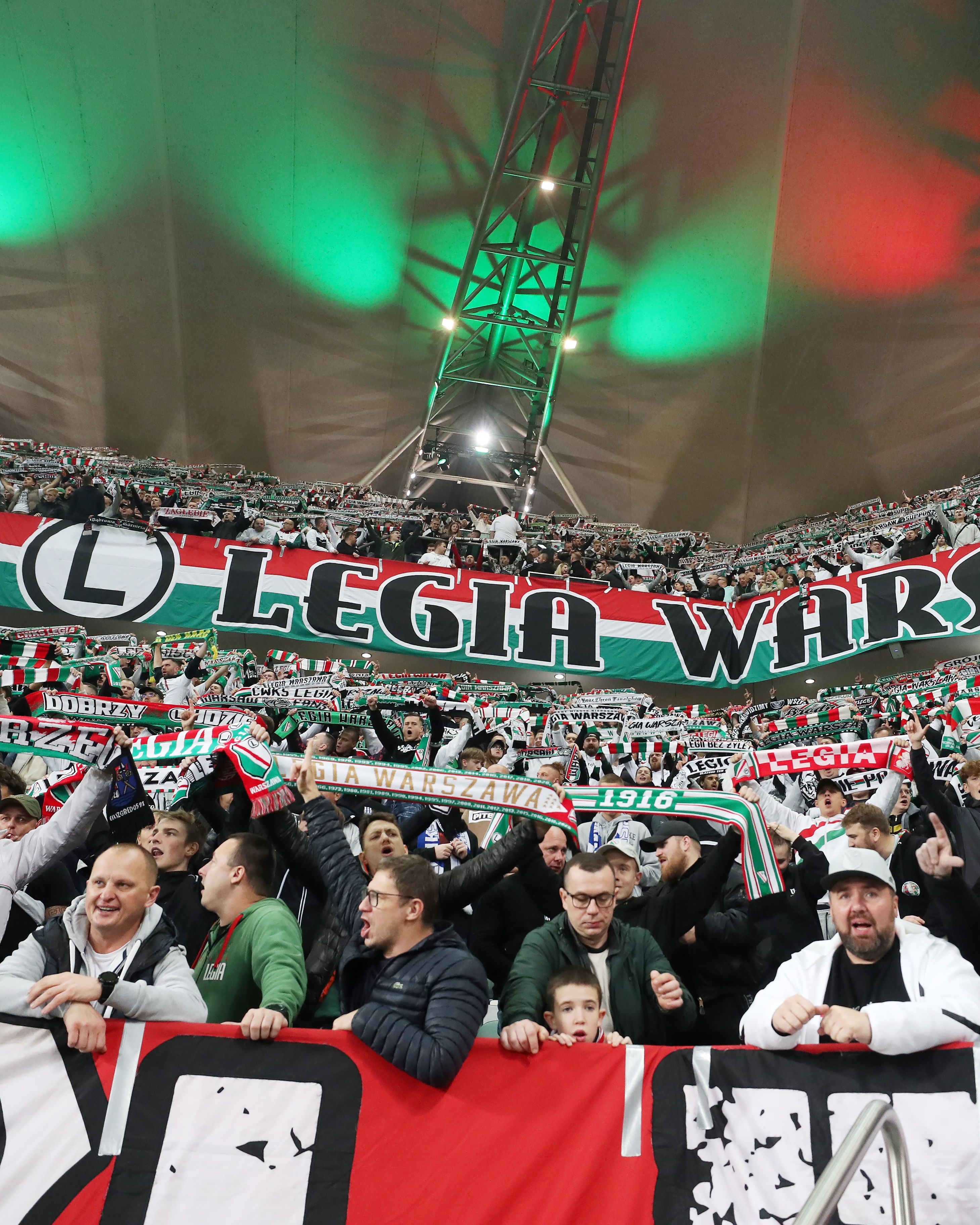 O KOLEJNY SOLD OUT! Sprzedaż biletów na mecz Legia Warszawa - Cracovia. #ChodźNaLegię!