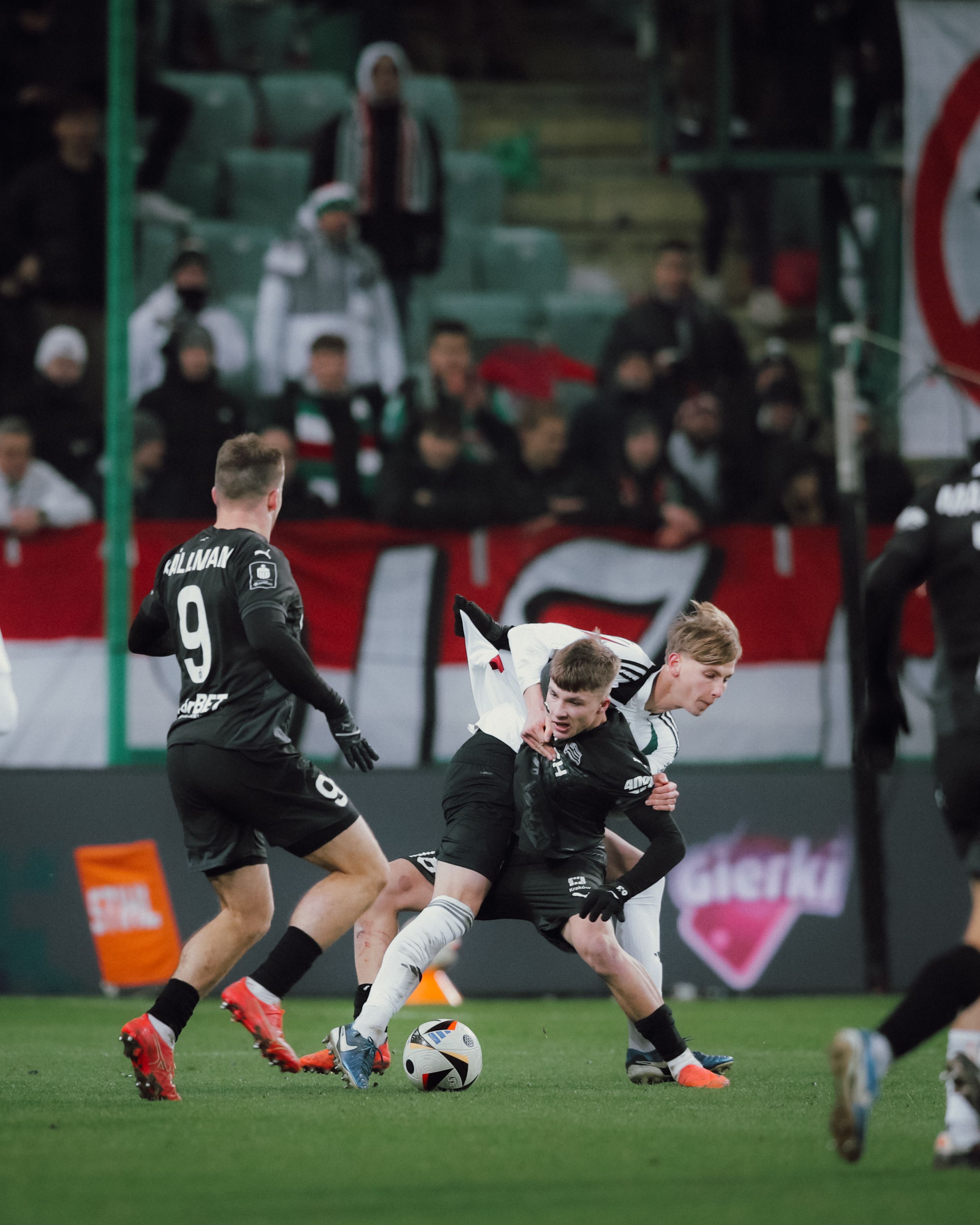 PKO Bank Polski Ekstraklasa: Zapowiedź meczu Cracovia - Legia Warszawa. Ostatni wyjazd sezonu