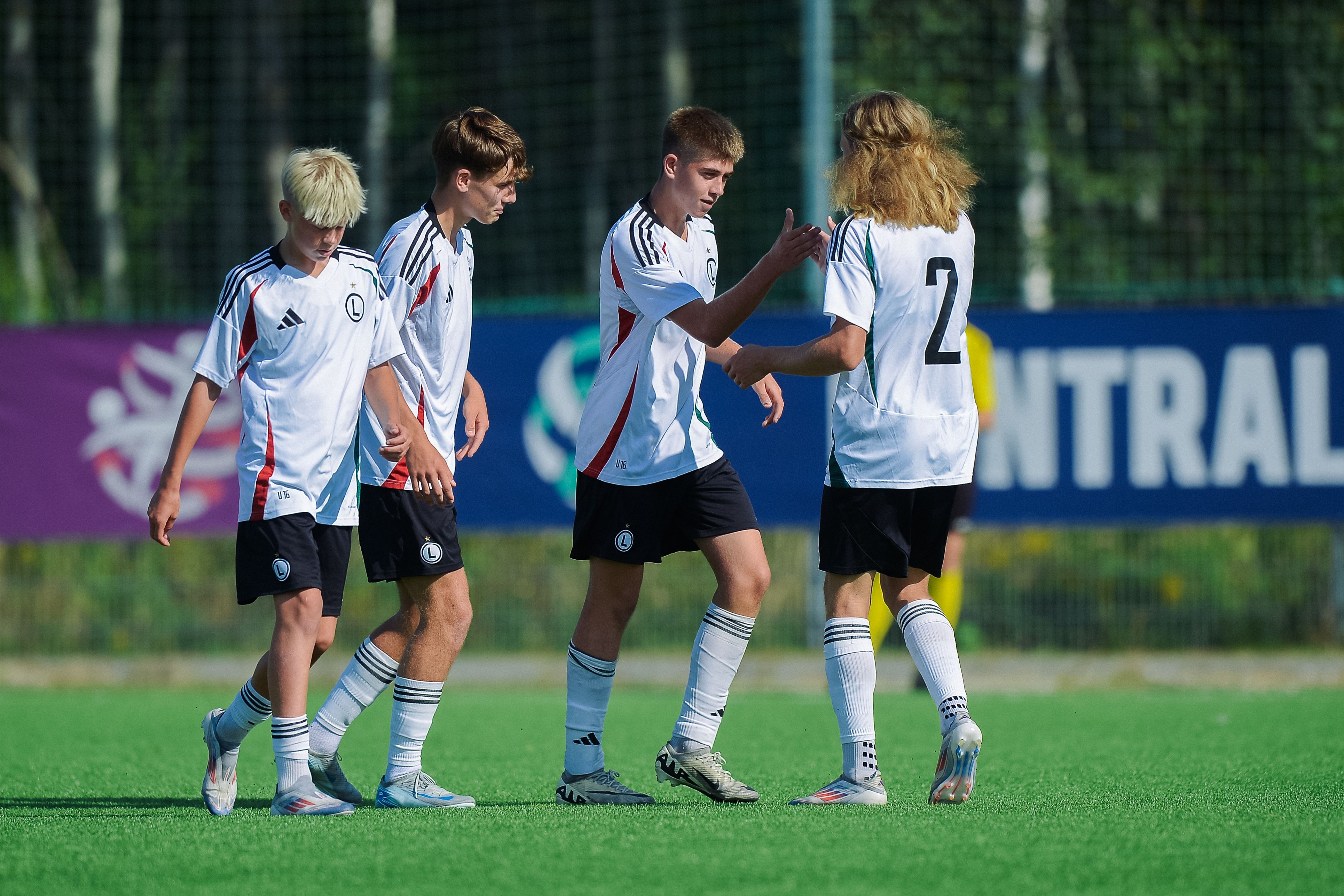 Legia U16: pewna sparingowa wygrana z AKS-em