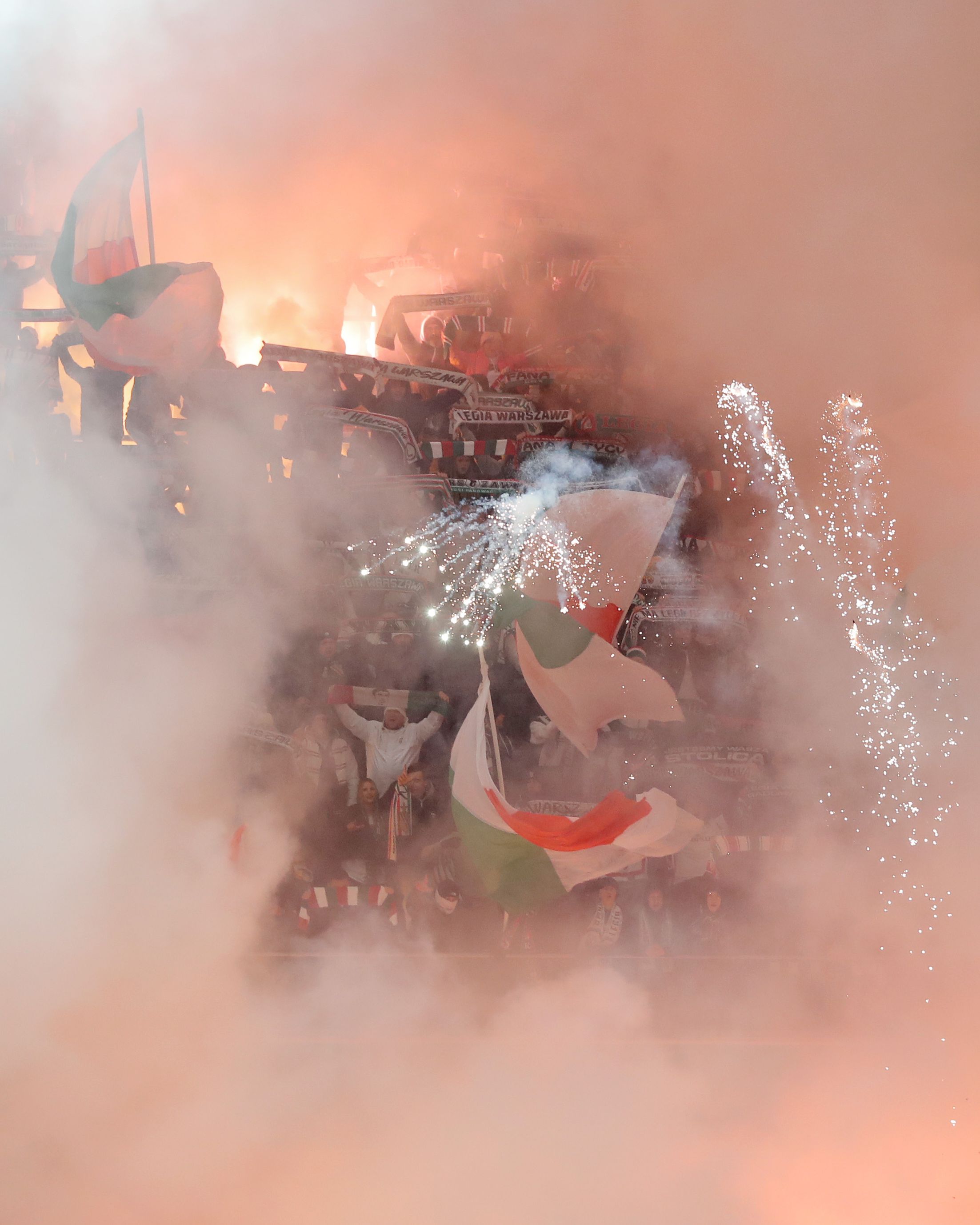 PEŁNY STADION PO PRZERWIE ZIMOWEJ! ROZGRZEJMY WARSZAWĘ! Sprzedaż biletów na mecz Legia Warszawa - Korona Kielce. #ChodźNaLegię!