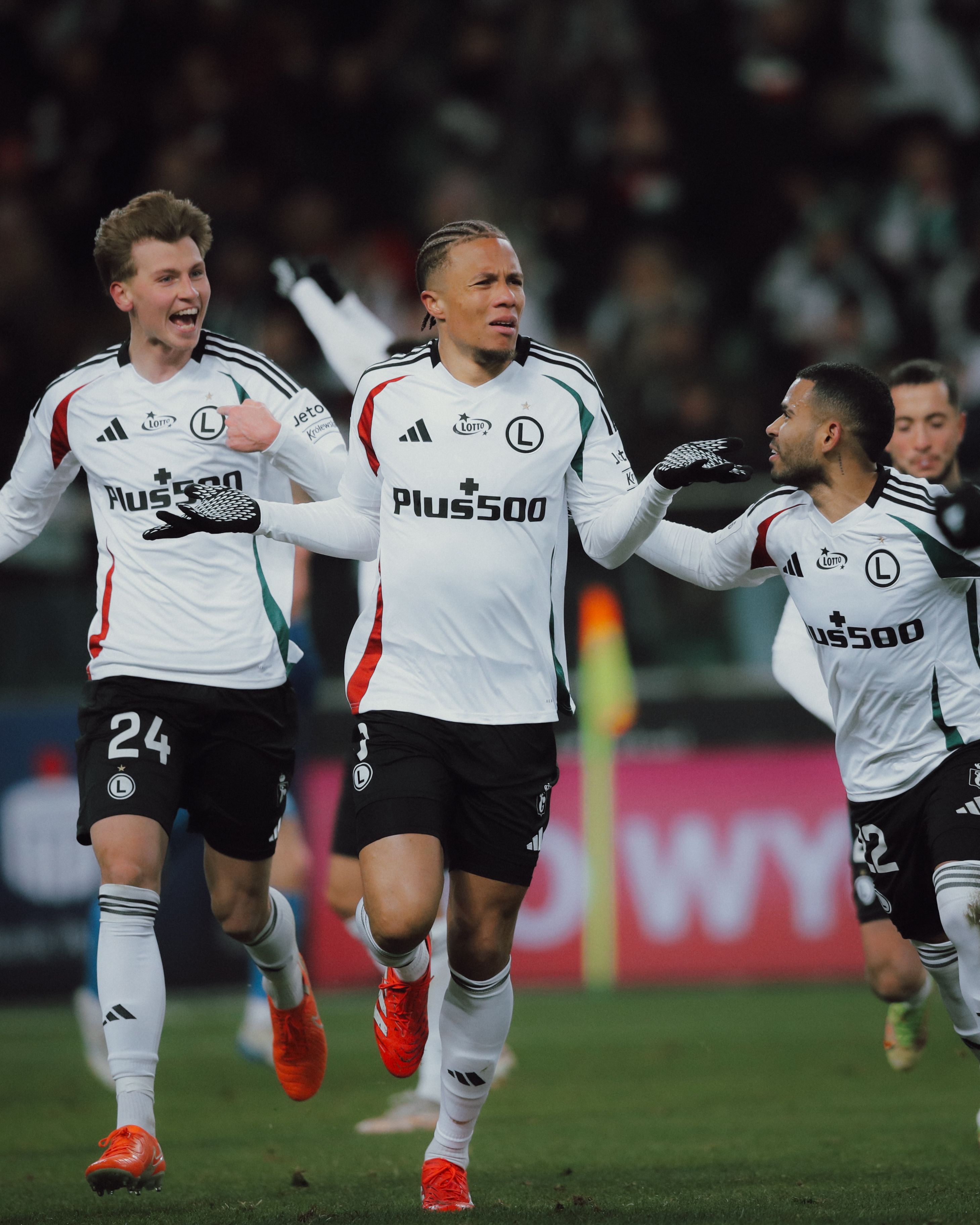 Galeria z meczu Legia - Puszcza autorstwa Mateusza Kostrzewy