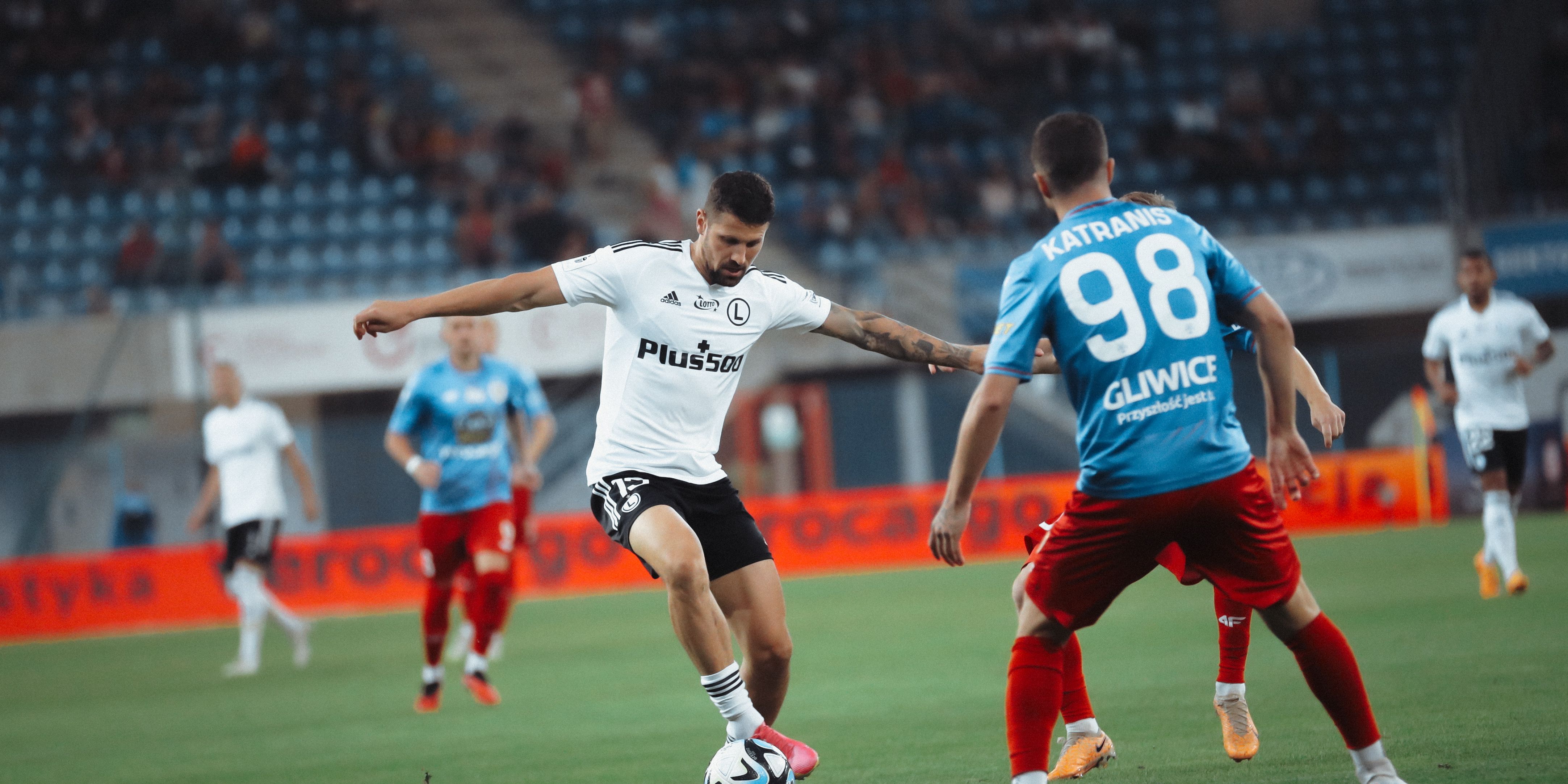 PKO Bank Polski Ekstraklasa: Zapowiedź meczu Legia Warszawa - Piast Gliwice. Pierwszy z dziesięciu finałów